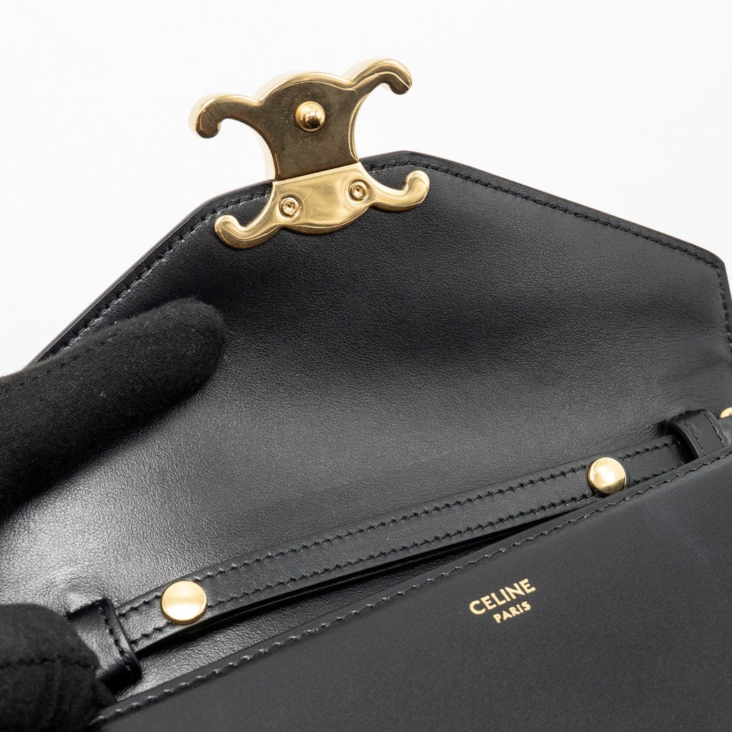 celine-triomphe-wallet-on-chain-margo-shiny-calfskin-black-ghw