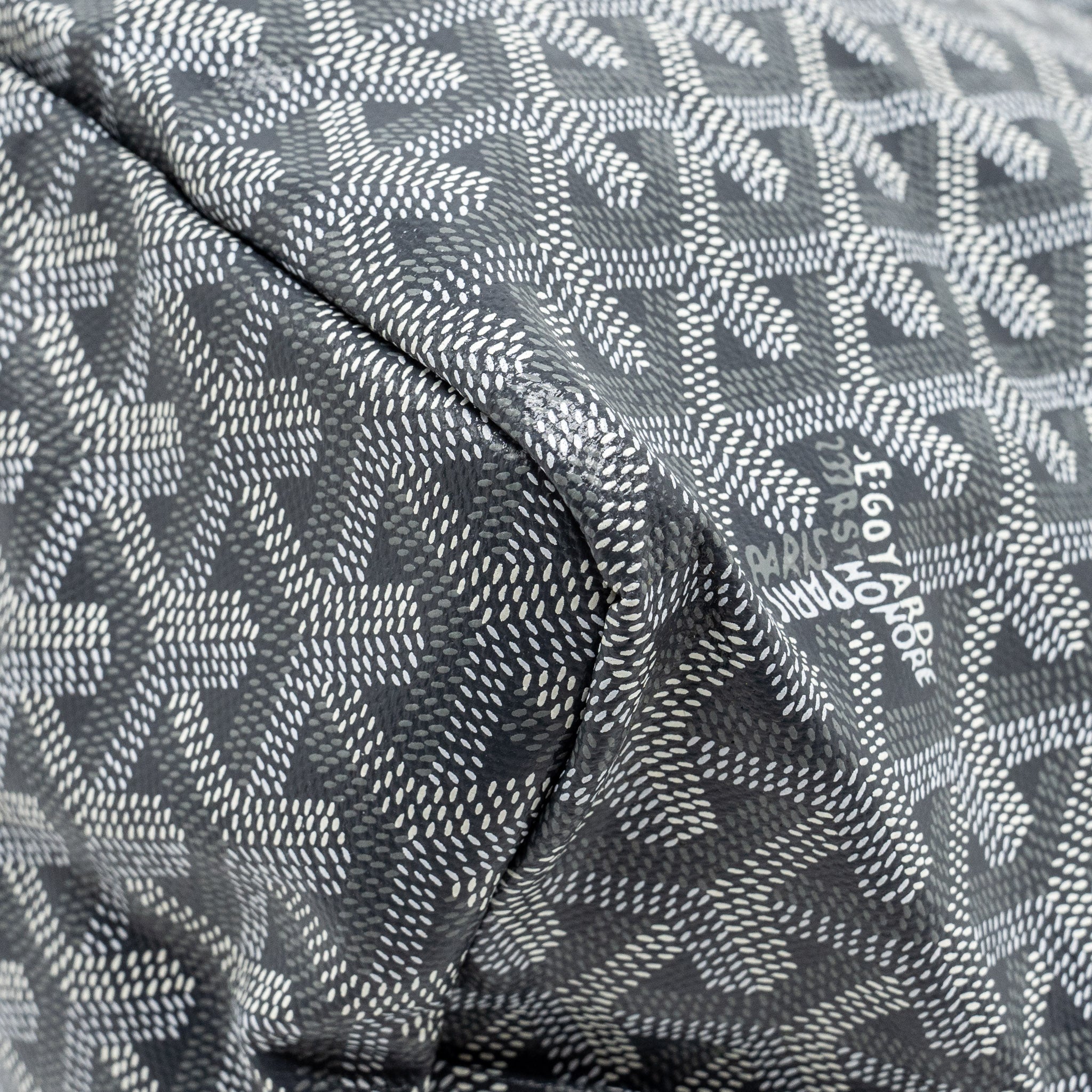 goyard-saint-louis-pm-tote-bag-goyardline-canvas-leather-grey