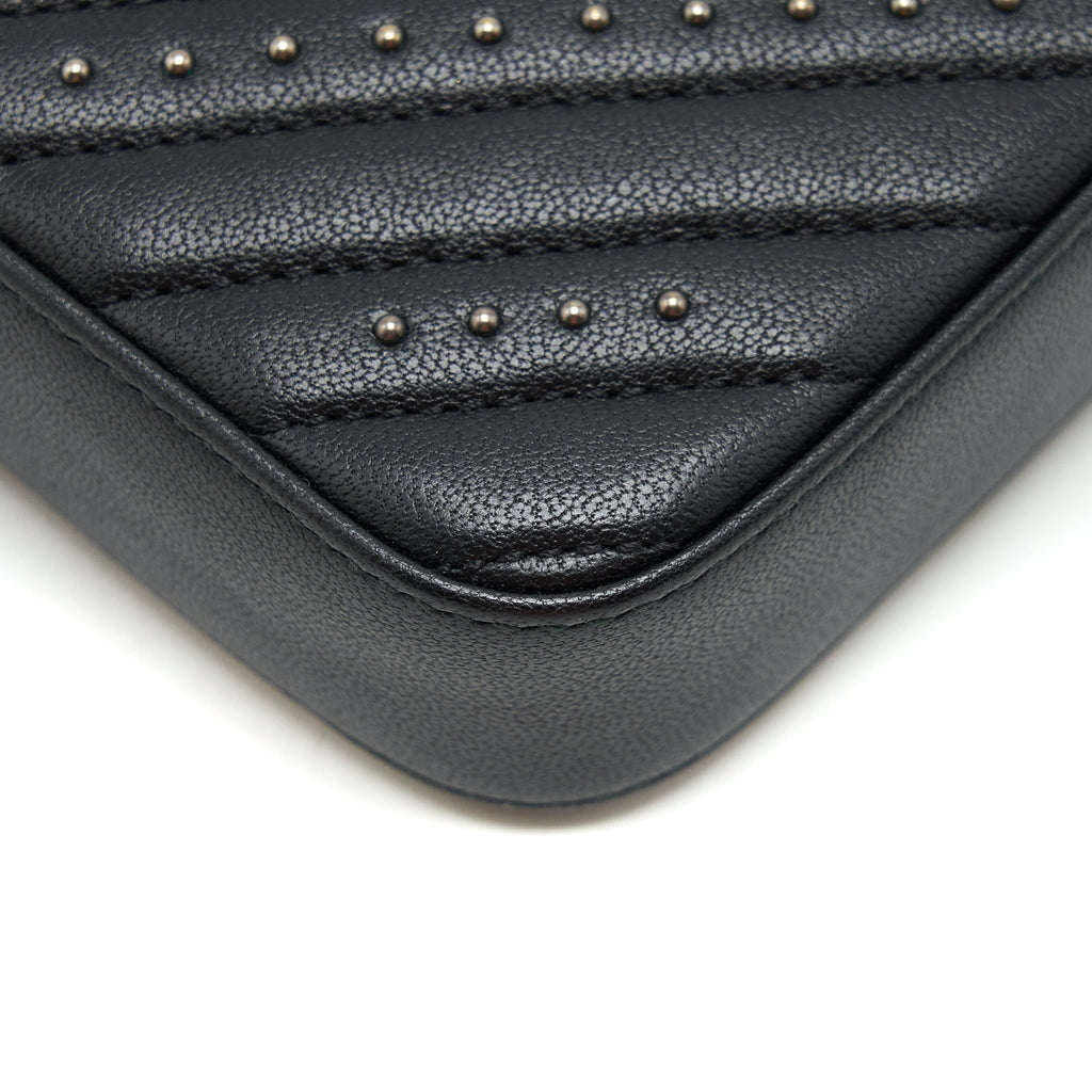 chanel-reissue-wallet-on-chain-black-ruthenium-hardware