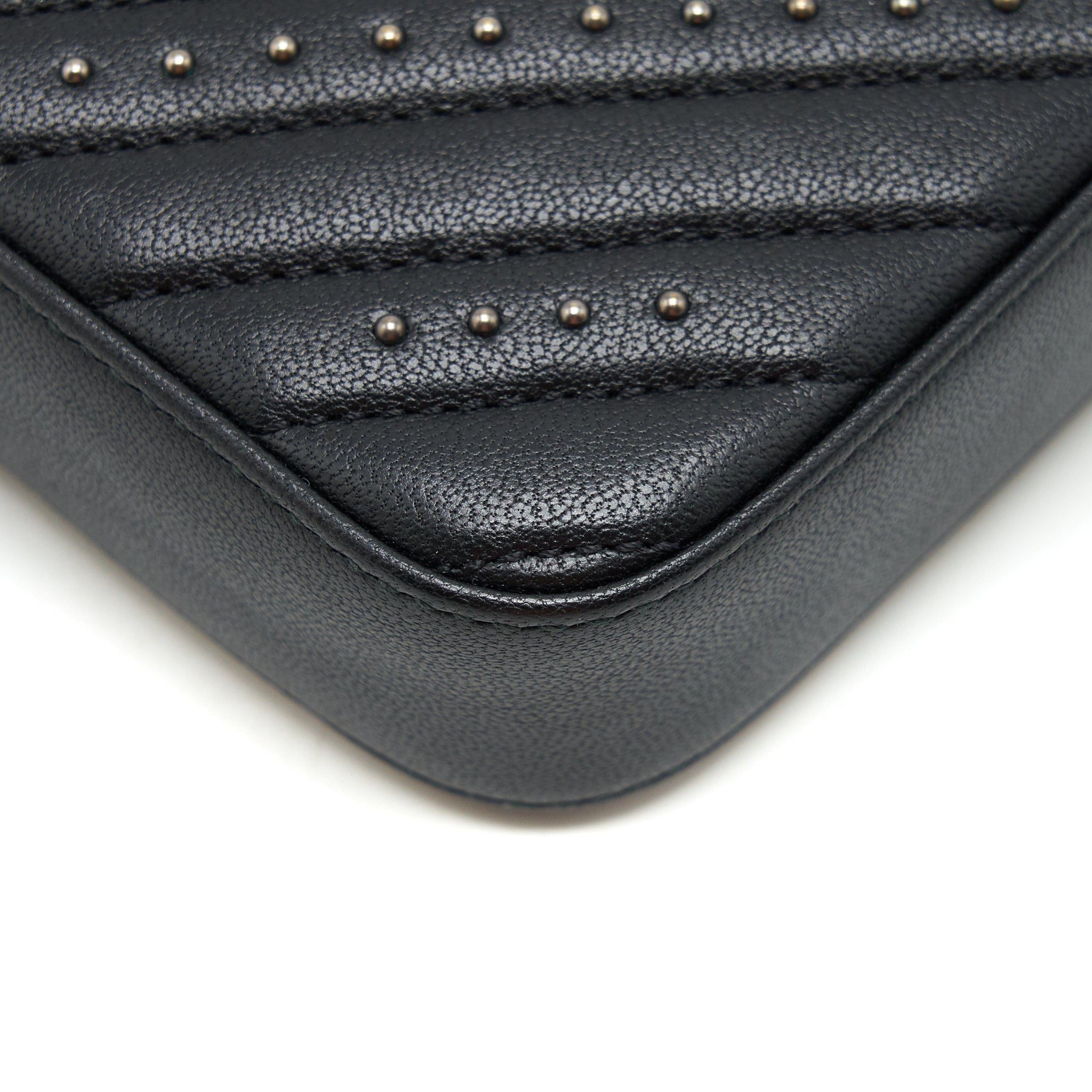 chanel-reissue-wallet-on-chain-black-ruthenium-hardware