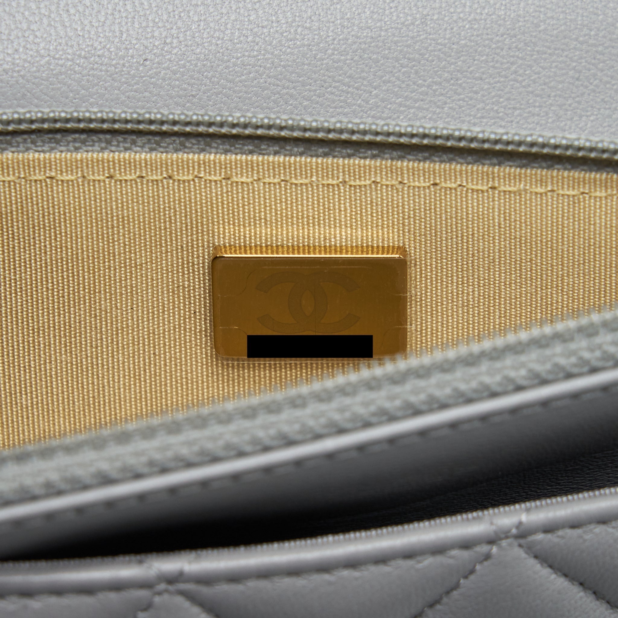 chanel-pearl-crush-wallet-on-chain-grey-brushed-ghw-microchip