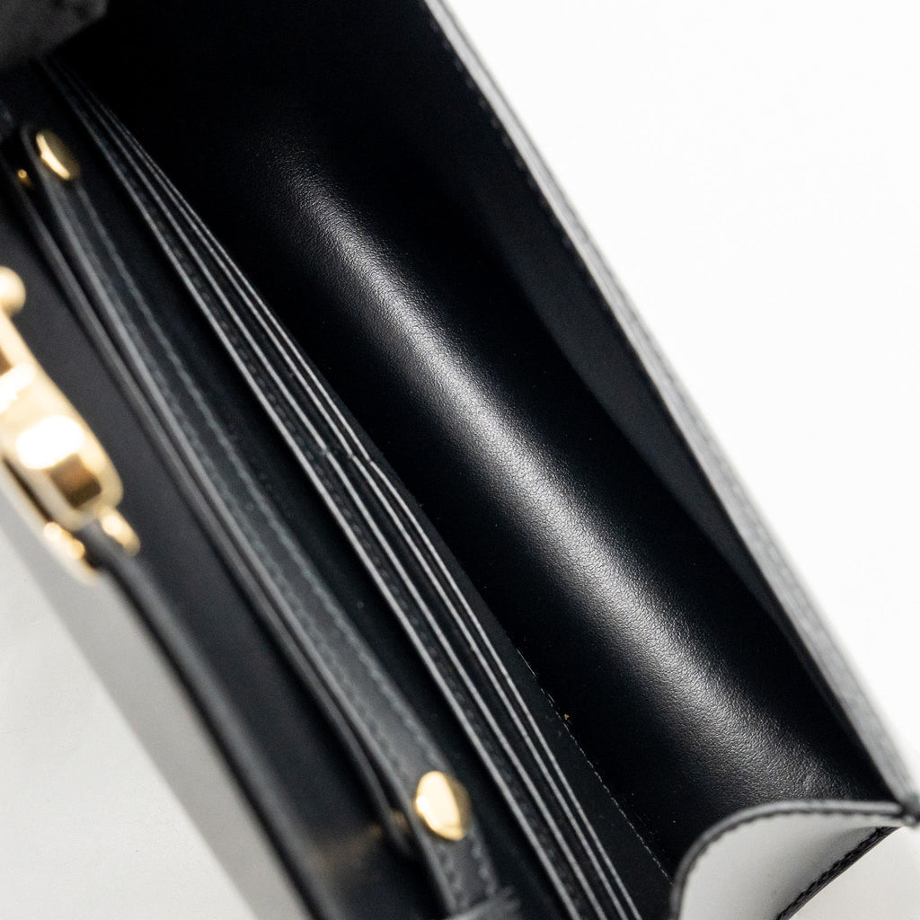 celine-triomphe-wallet-on-chain-margo-shiny-calfskin-black-ghw