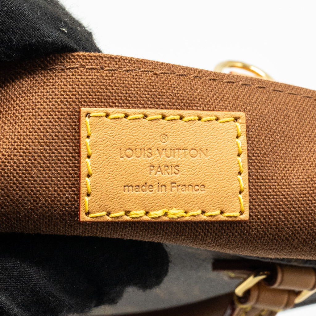 louis-vuitton-patit-sac-plat-monogram-canvas-ghw