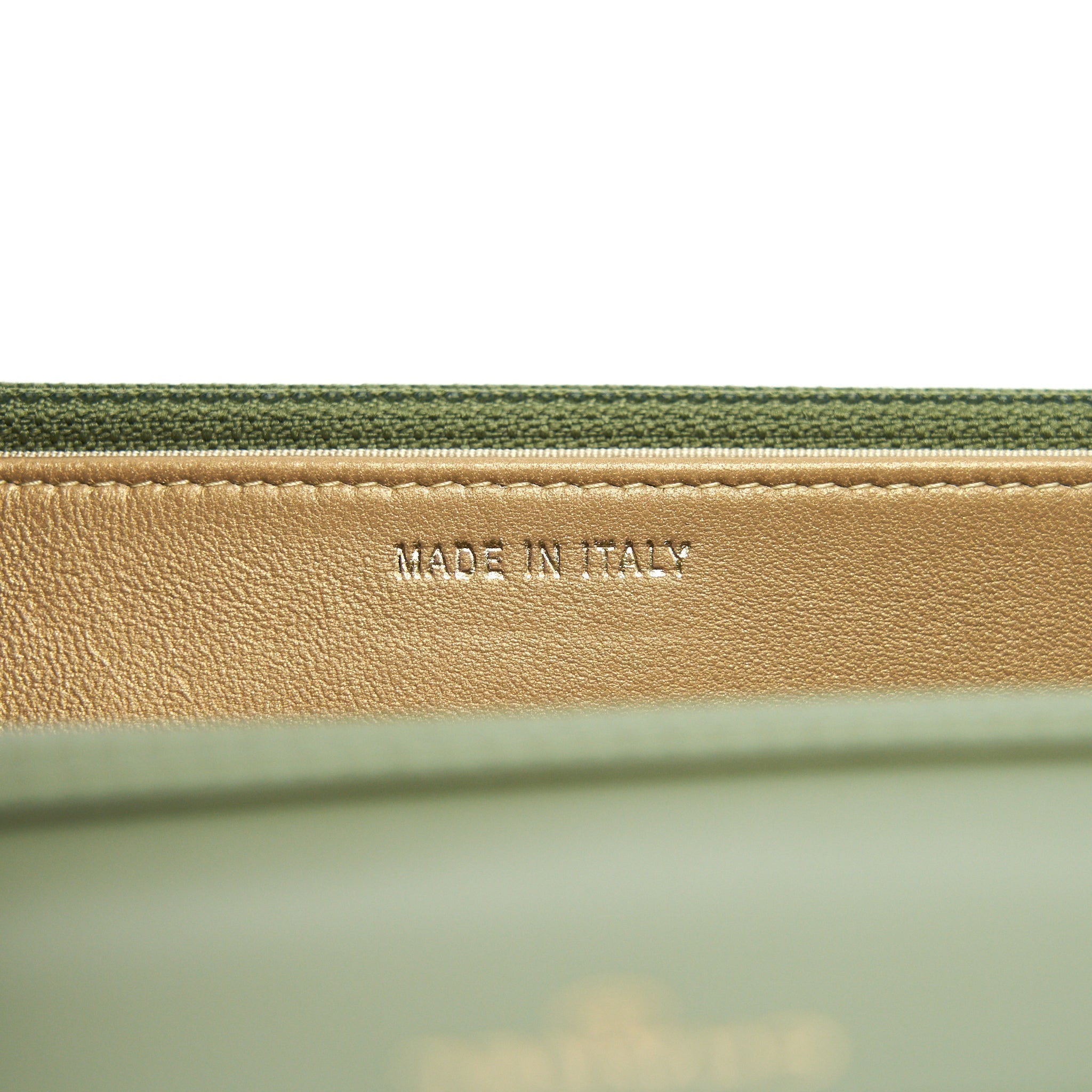 chanel-21b-green-ghw-pearl-crush-wallet-on-chain