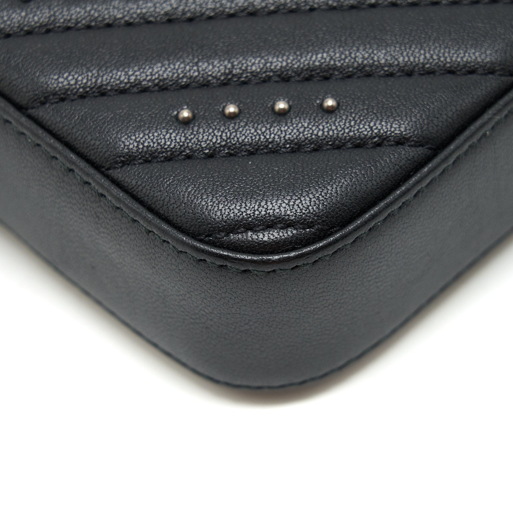 chanel-reissue-wallet-on-chain-black-ruthenium-hardware