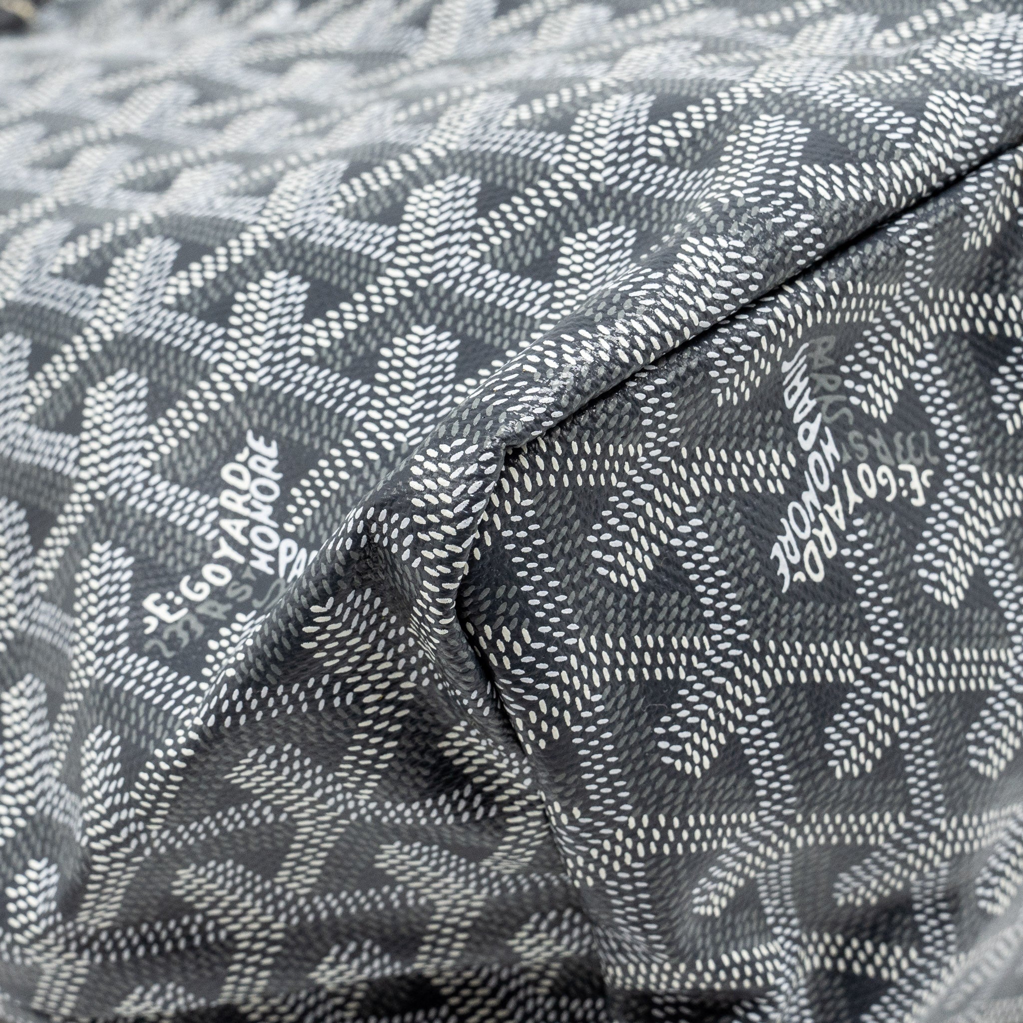 goyard-saint-louis-pm-tote-bag-goyardline-canvas-leather-grey