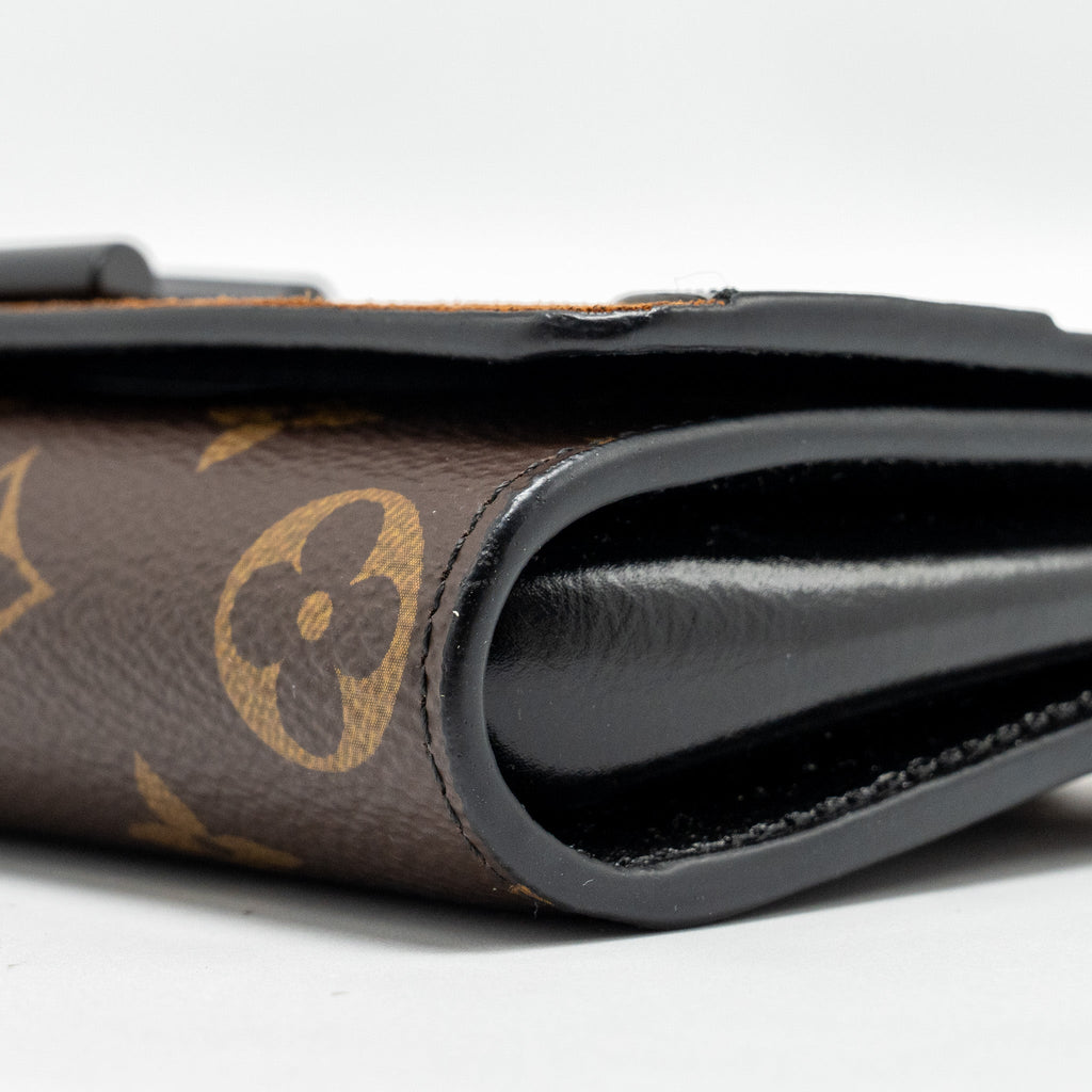 louis-vuitton-wild-at-heart-twist-wallet-on-chain-calfskin-monogram-canvas-multicololur-black-sliver-hardware