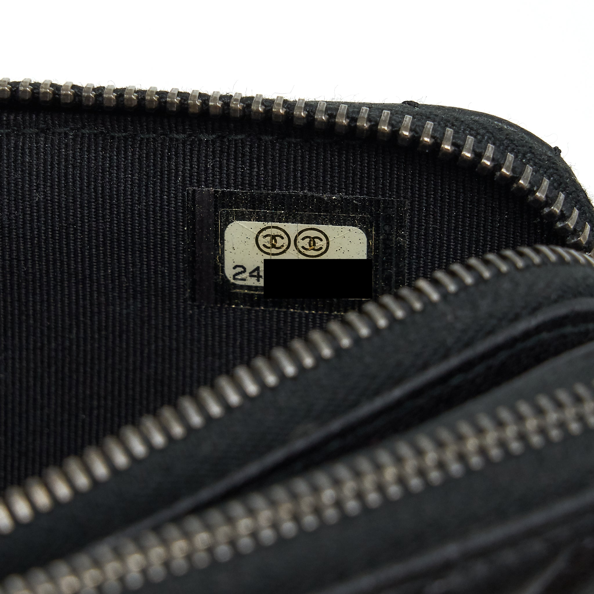 chanel-reissue-wallet-on-chain-black-ruthenium-hardware