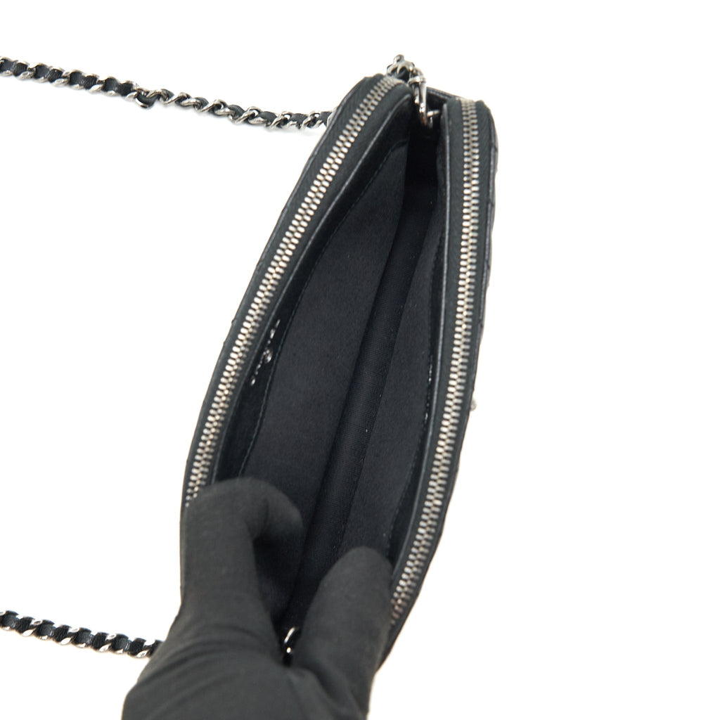 chanel-reissue-wallet-on-chain-black-ruthenium-hardware