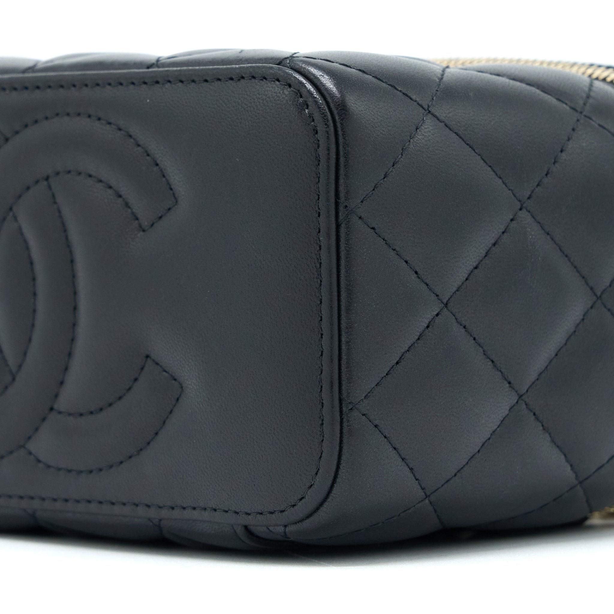 chanel-pear-crush-long-vanity-with-chain-lambskin-black-ghw-microchip