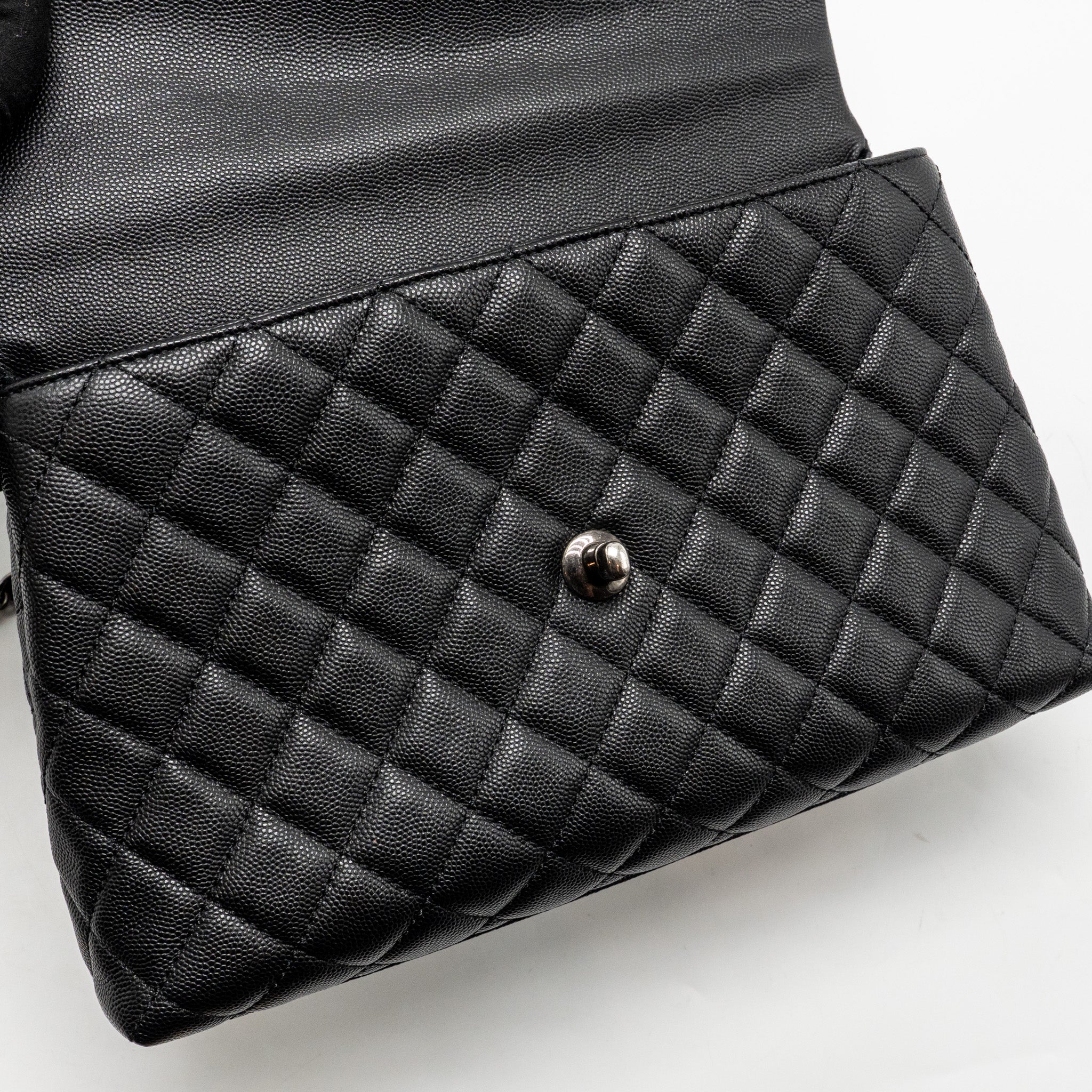 chanel-medium-coco-handle-caviar-lizard-handle-black-burgundy-ruthenium-hardware-1