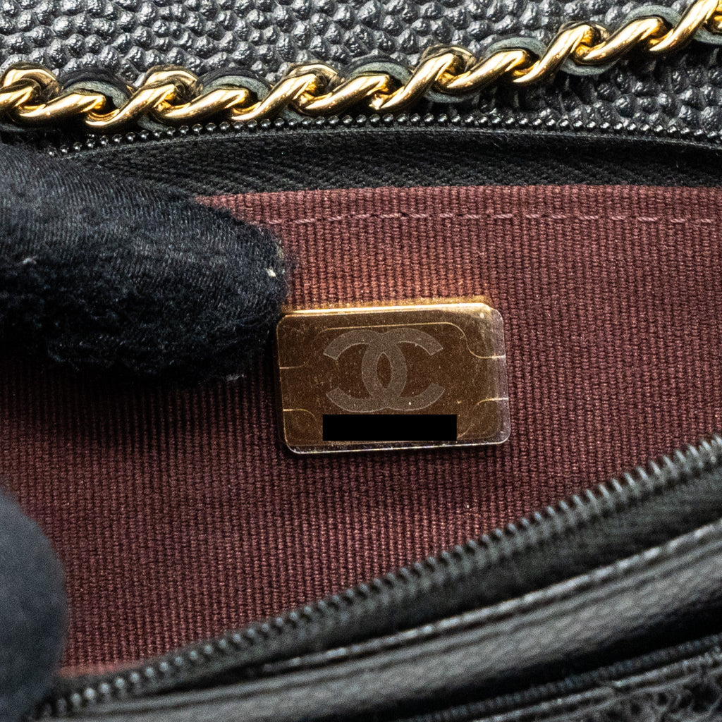 chanel-classic-wallet-on-chain-caviar-black-ghwmicrochip-1