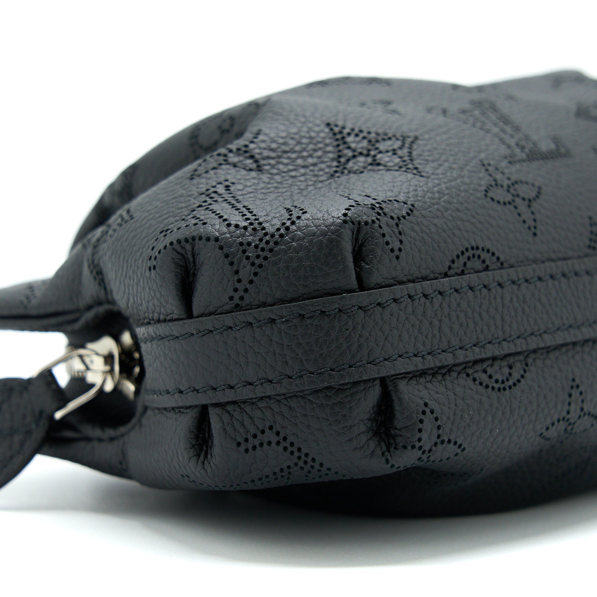 louis-vuitton-scala-mini-pouch-calfskin-black-shw