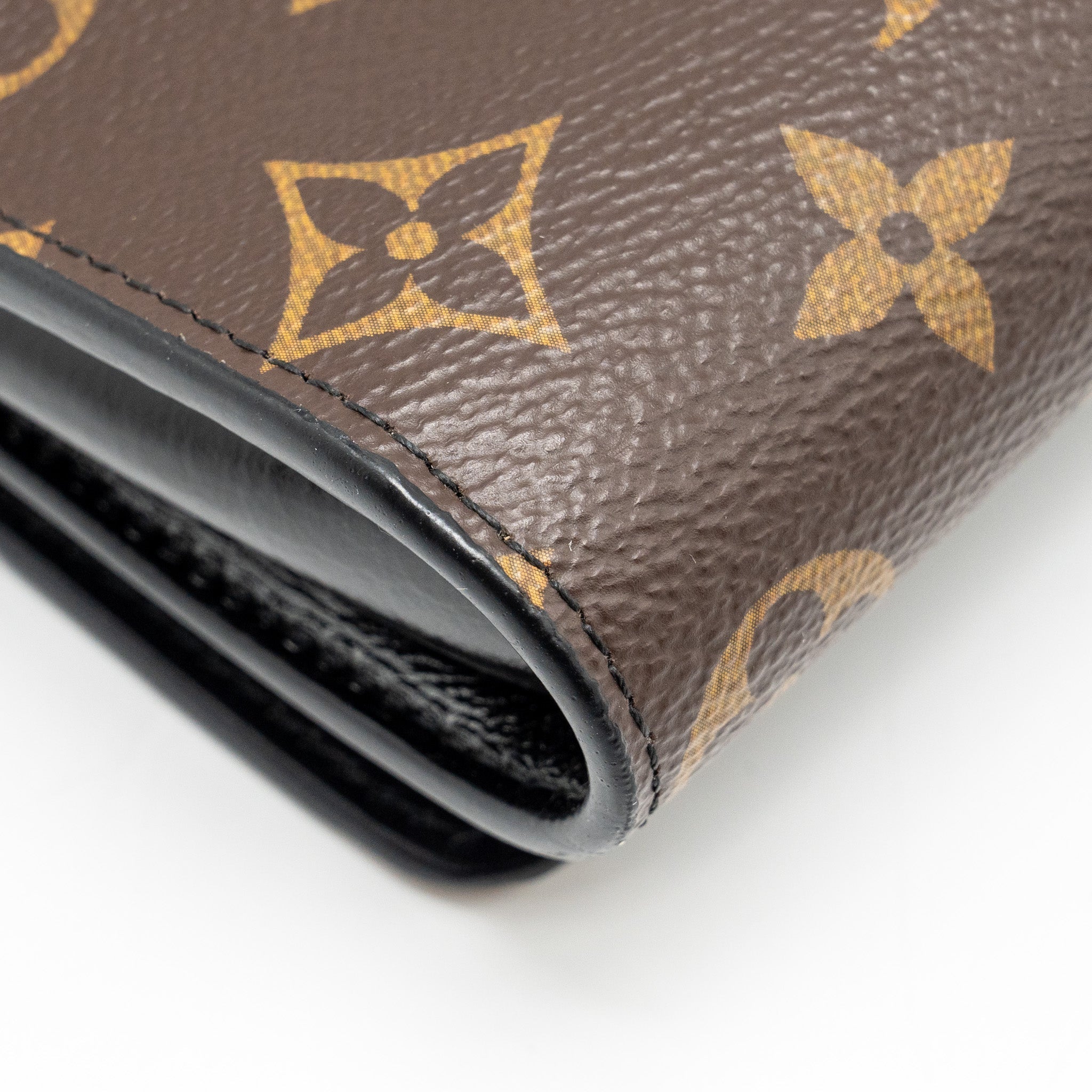 louis-vuitton-wild-at-heart-twist-wallet-on-chain-calfskin-monogram-canvas-multicololur-black-sliver-hardware