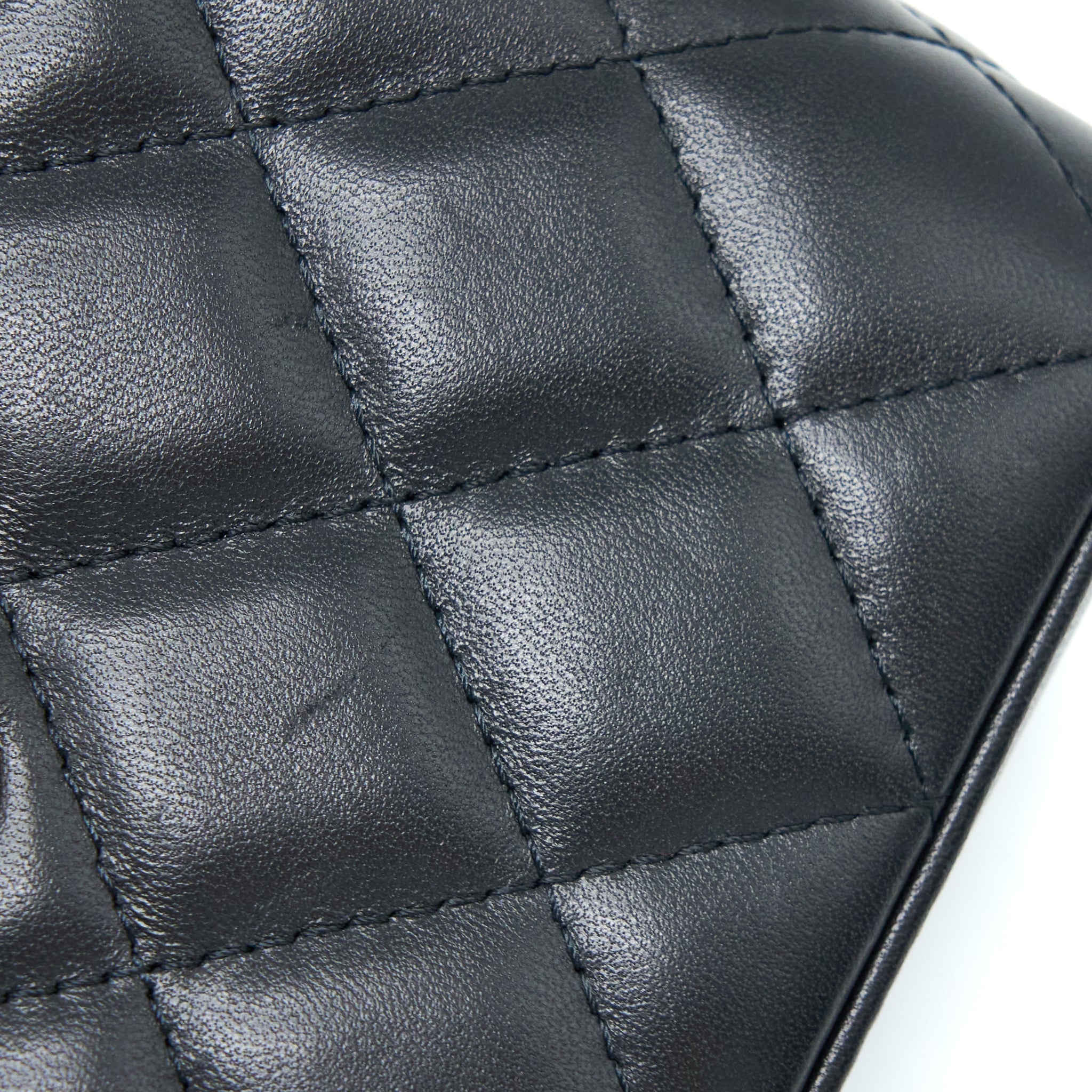 chanel-pear-crush-long-vanity-with-chain-lambskin-black-ghw-microchip
