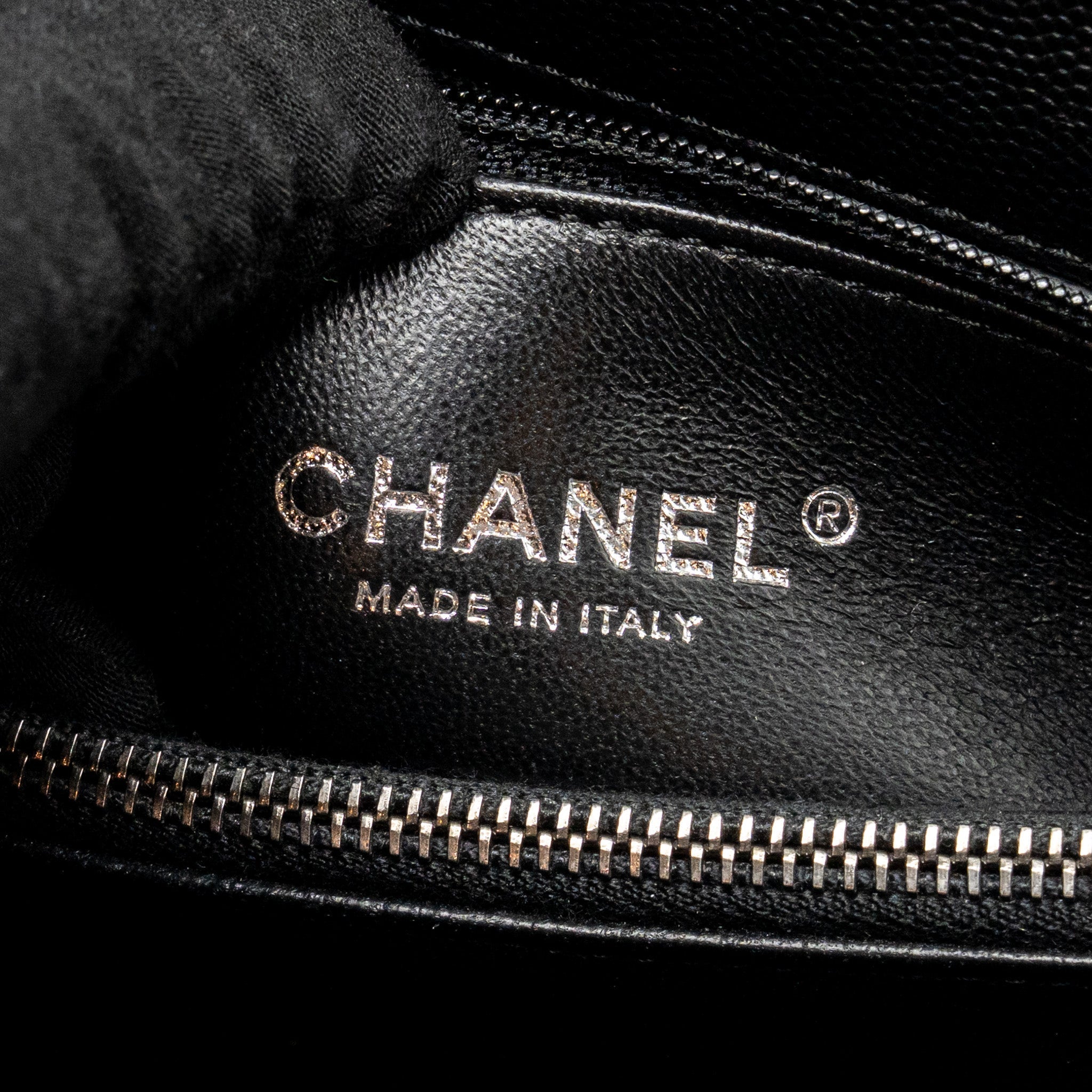 chanel-medium-coco-handle-caviar-lizard-handle-black-burgundy-ruthenium-hardware-1