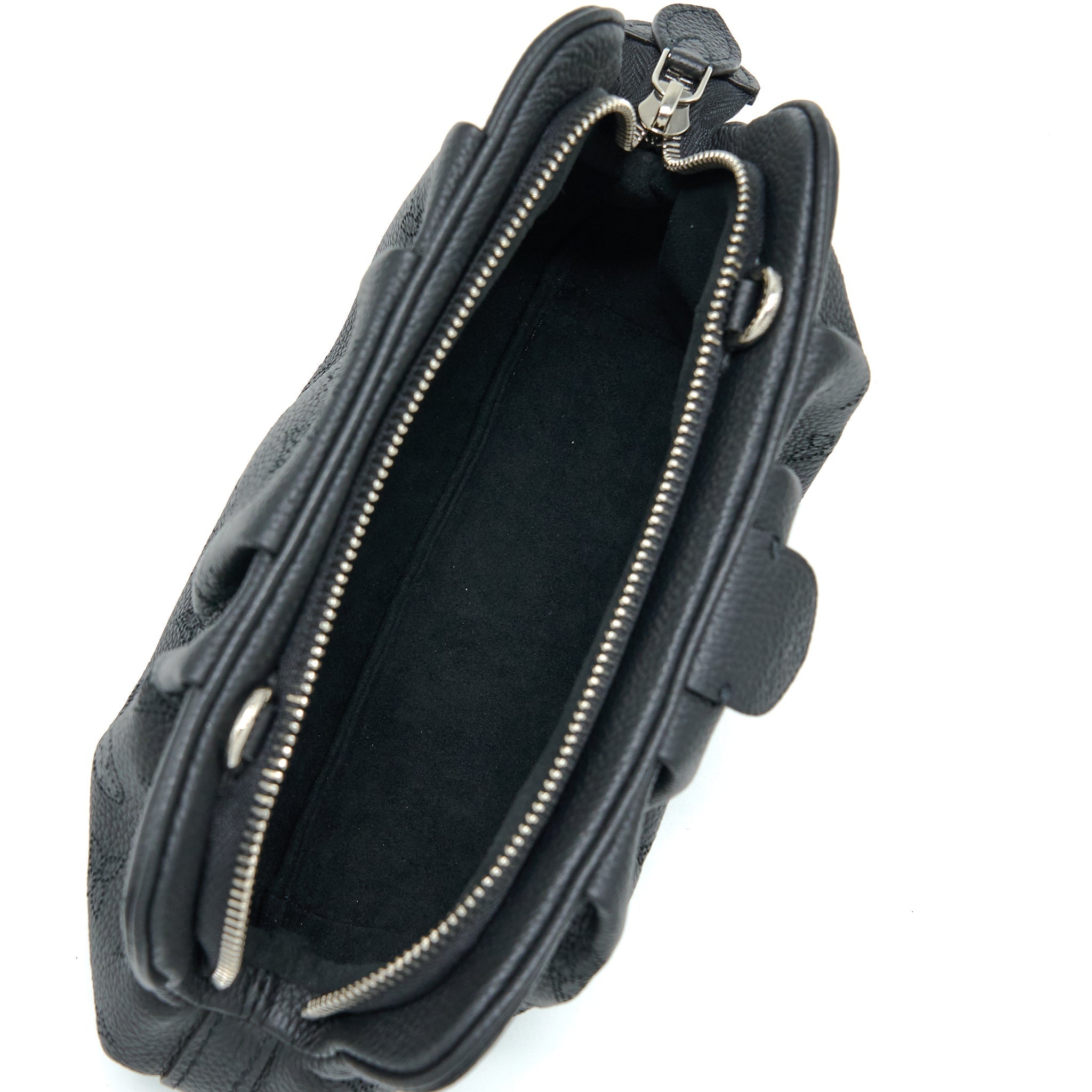 louis-vuitton-scala-mini-pouch-calfskin-black-shw
