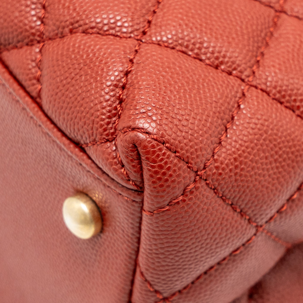 chanel-large-coco-handle-with-lizard-handle-caviar-red-ghw