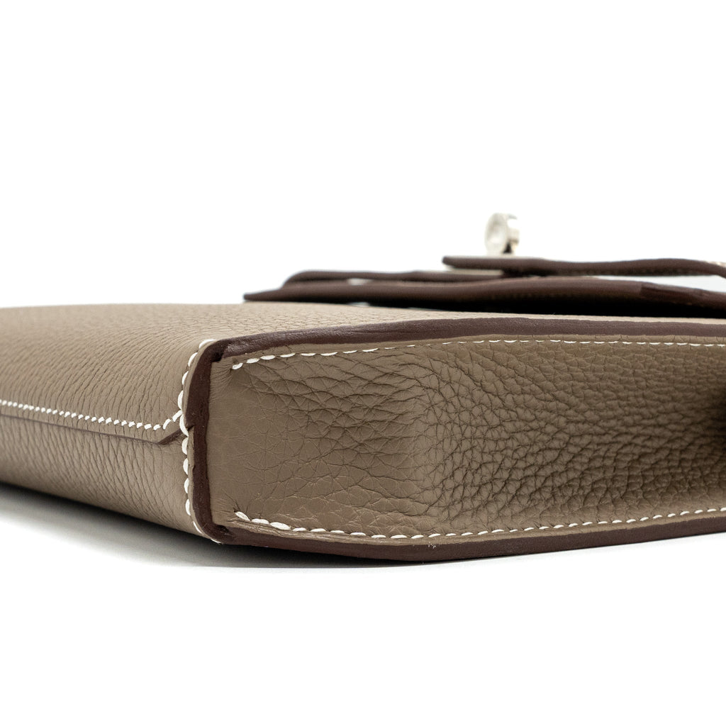 hermes-pochette-kelly-depeches-25-togo-etoupe-shw-stamp-b