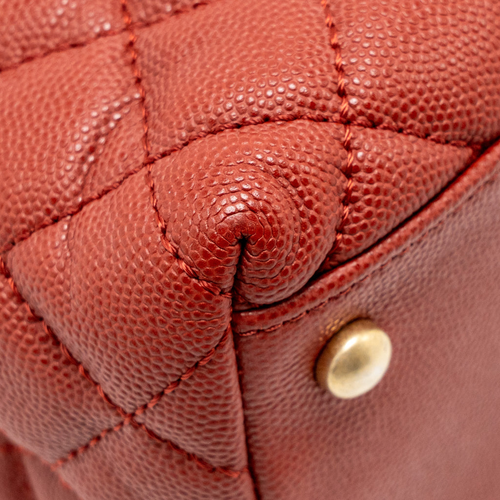 chanel-large-coco-handle-with-lizard-handle-caviar-red-ghw