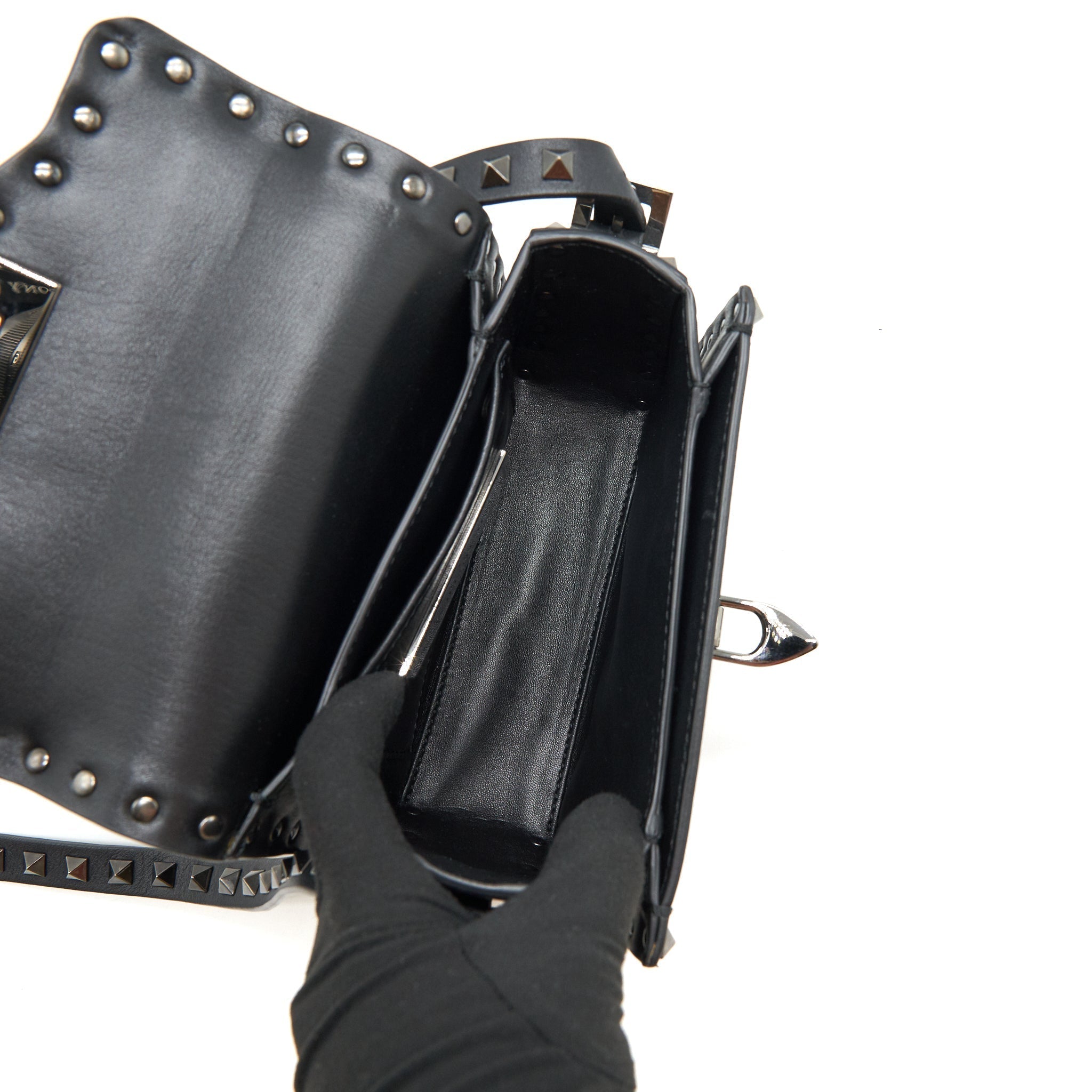 valentino-garavani-small-rockstud-grainy-calfskin-crossbody-bag-black-shw