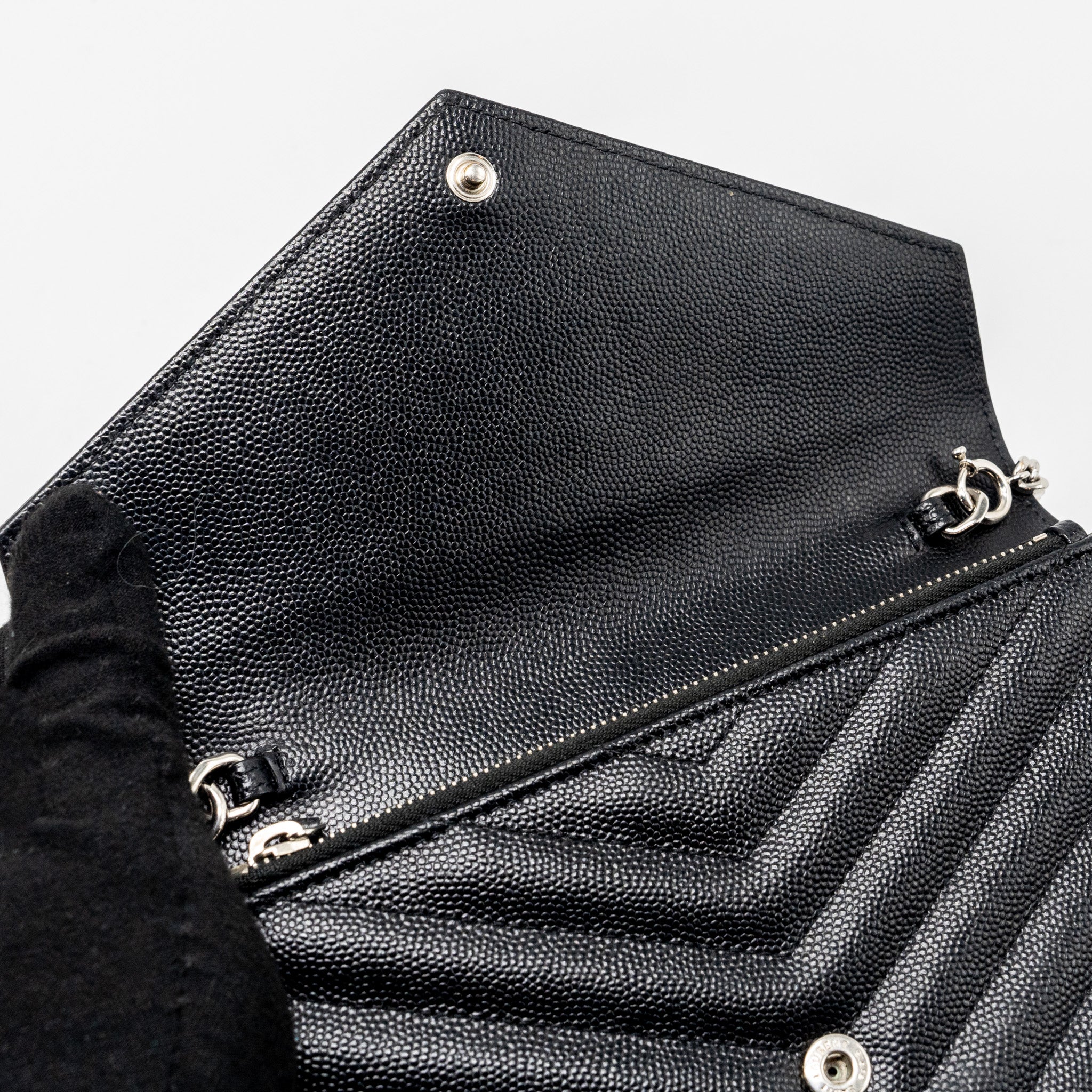 saint-laurent-envelope-wallet-on-chain-grained-calfskin-black-shw