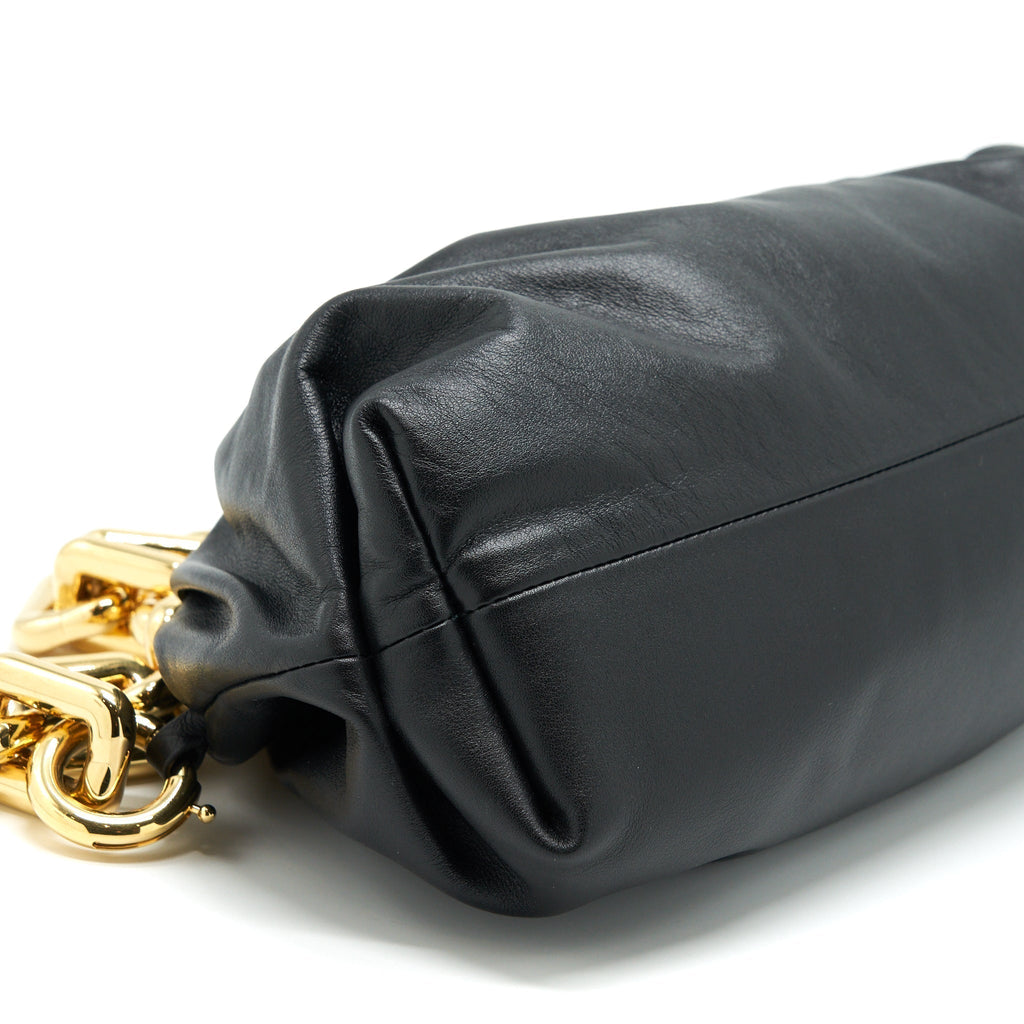 bottega-veneta-chain-pouch-calfskin-black-ghw
