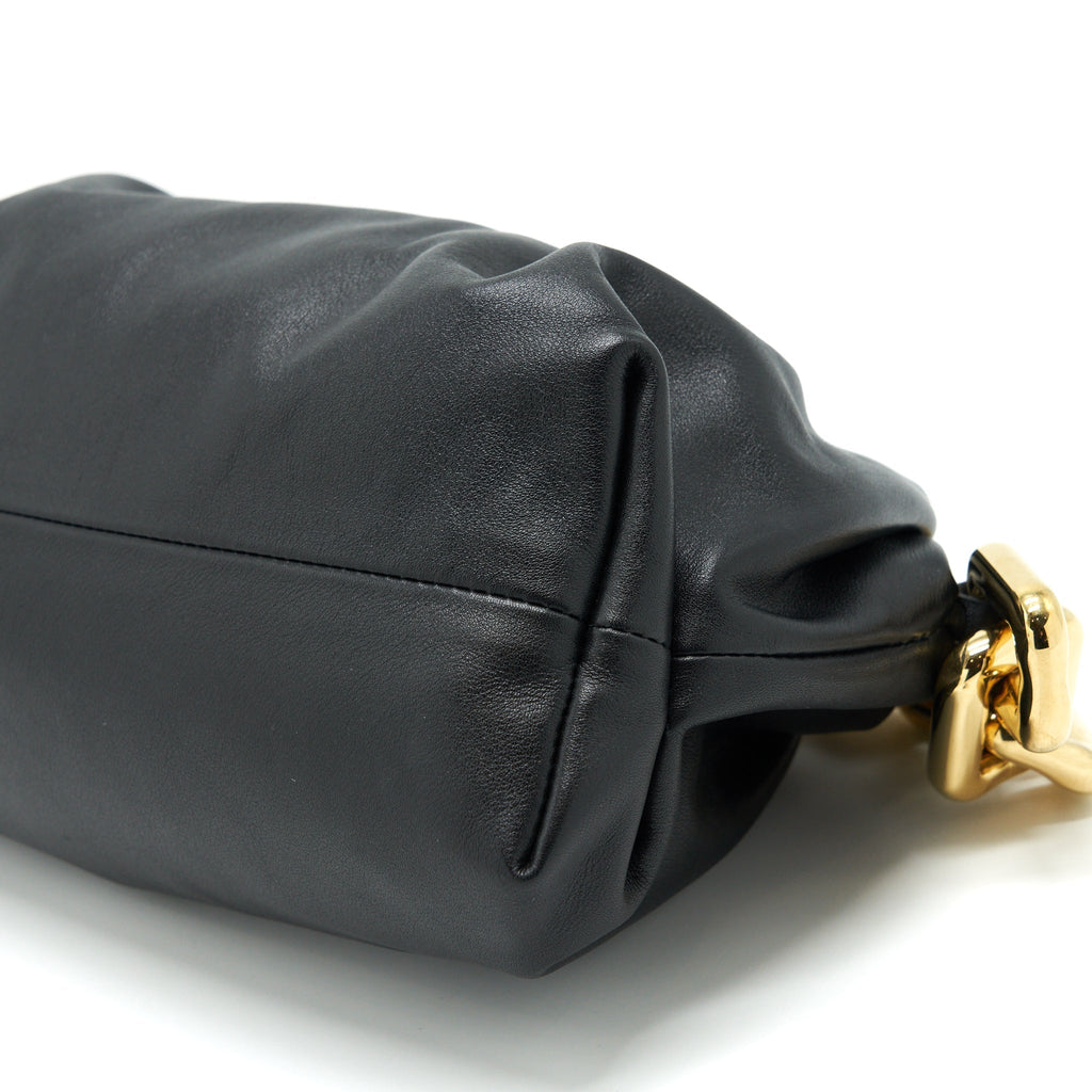 bottega-veneta-chain-pouch-calfskin-black-ghw
