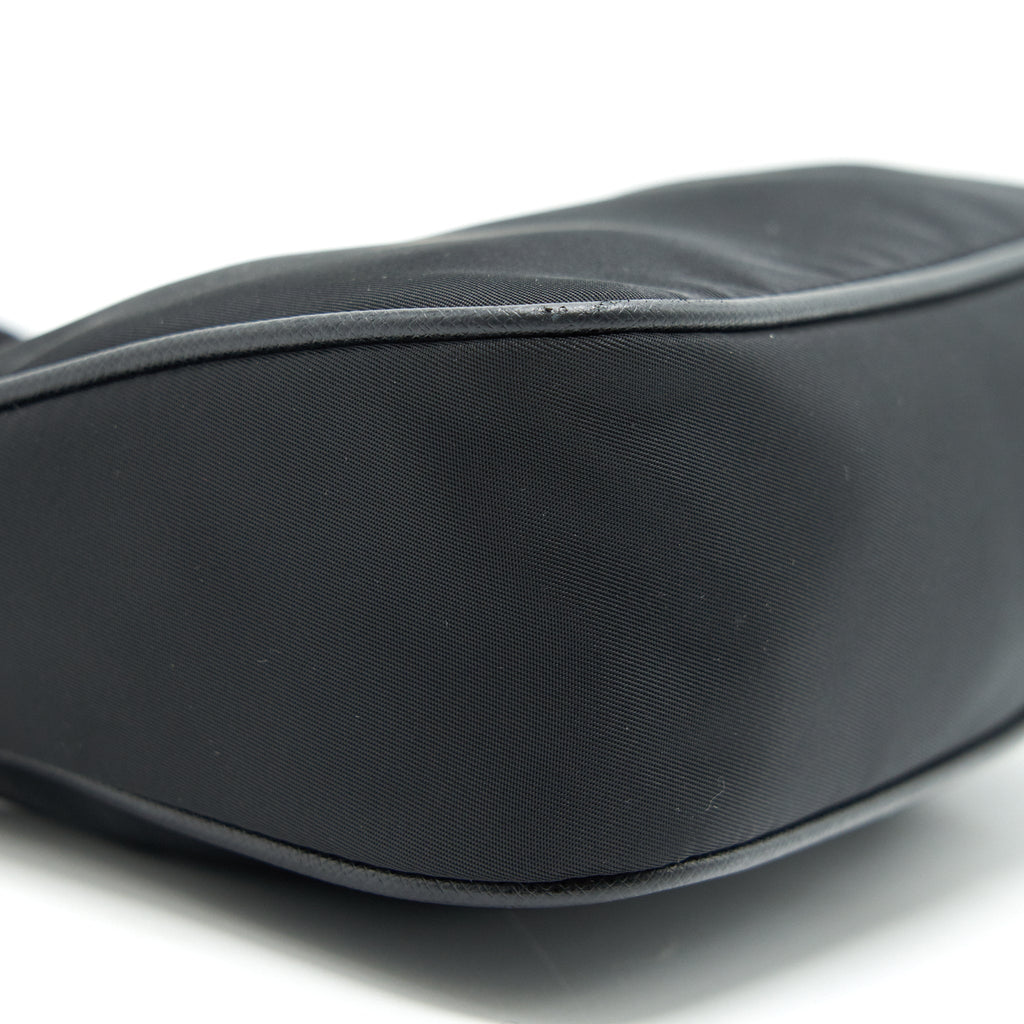 prada-reedition-2005-shoulder-bag-black