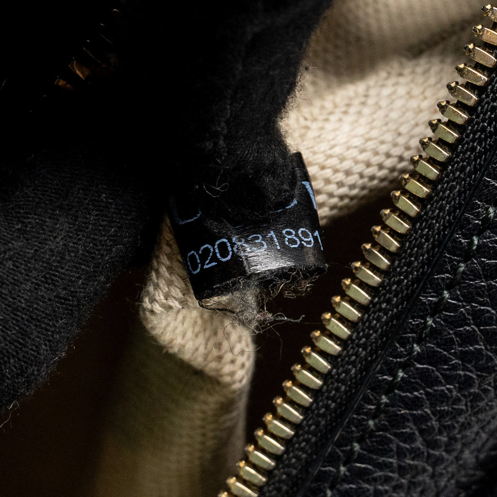 gucci-soho-disco-camera-crossbody-bag-calfskin-black-lghw-1