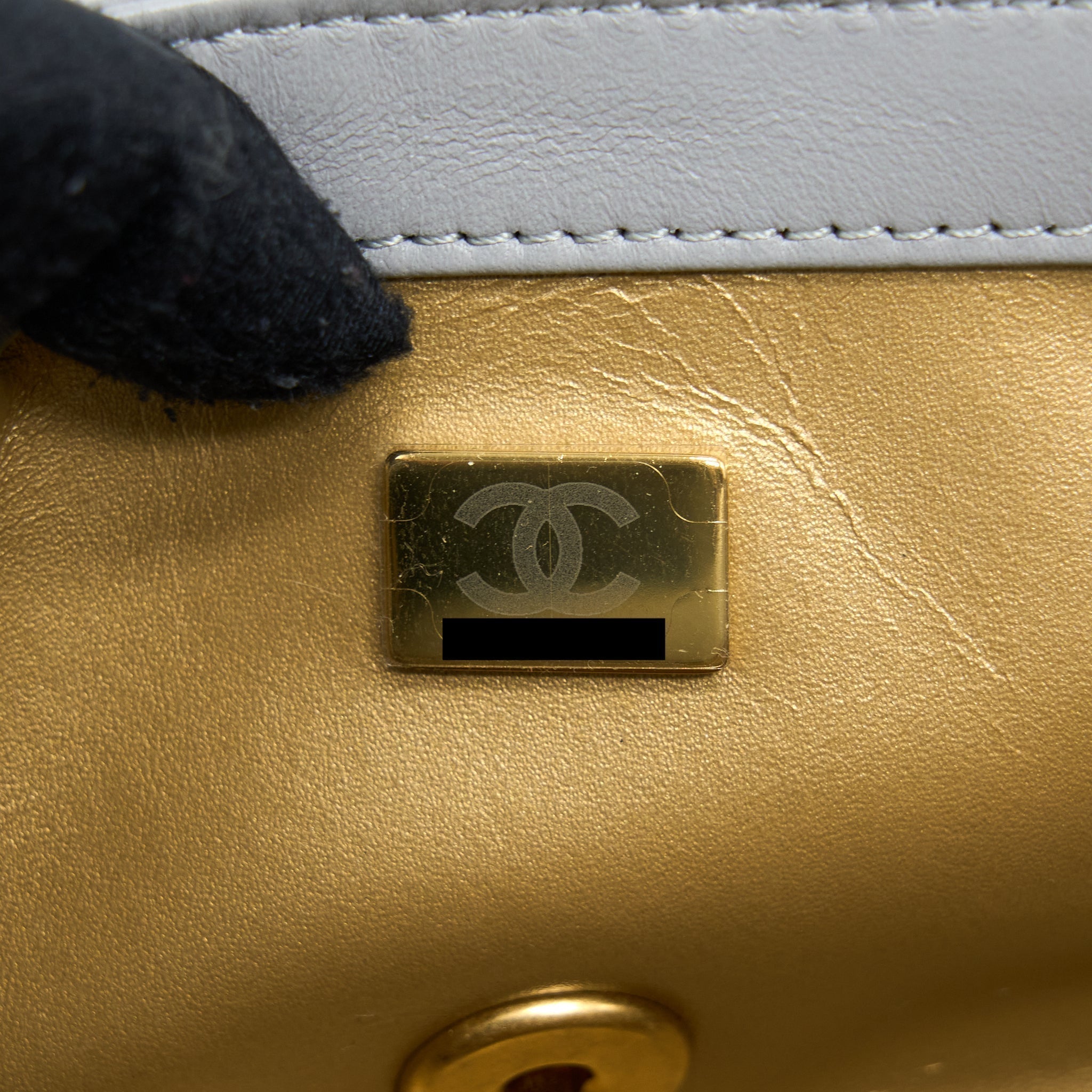chanel-21b-pearl-crush-mini-rectangular-flap-bag-lambskin-grey-ghw-microchip
