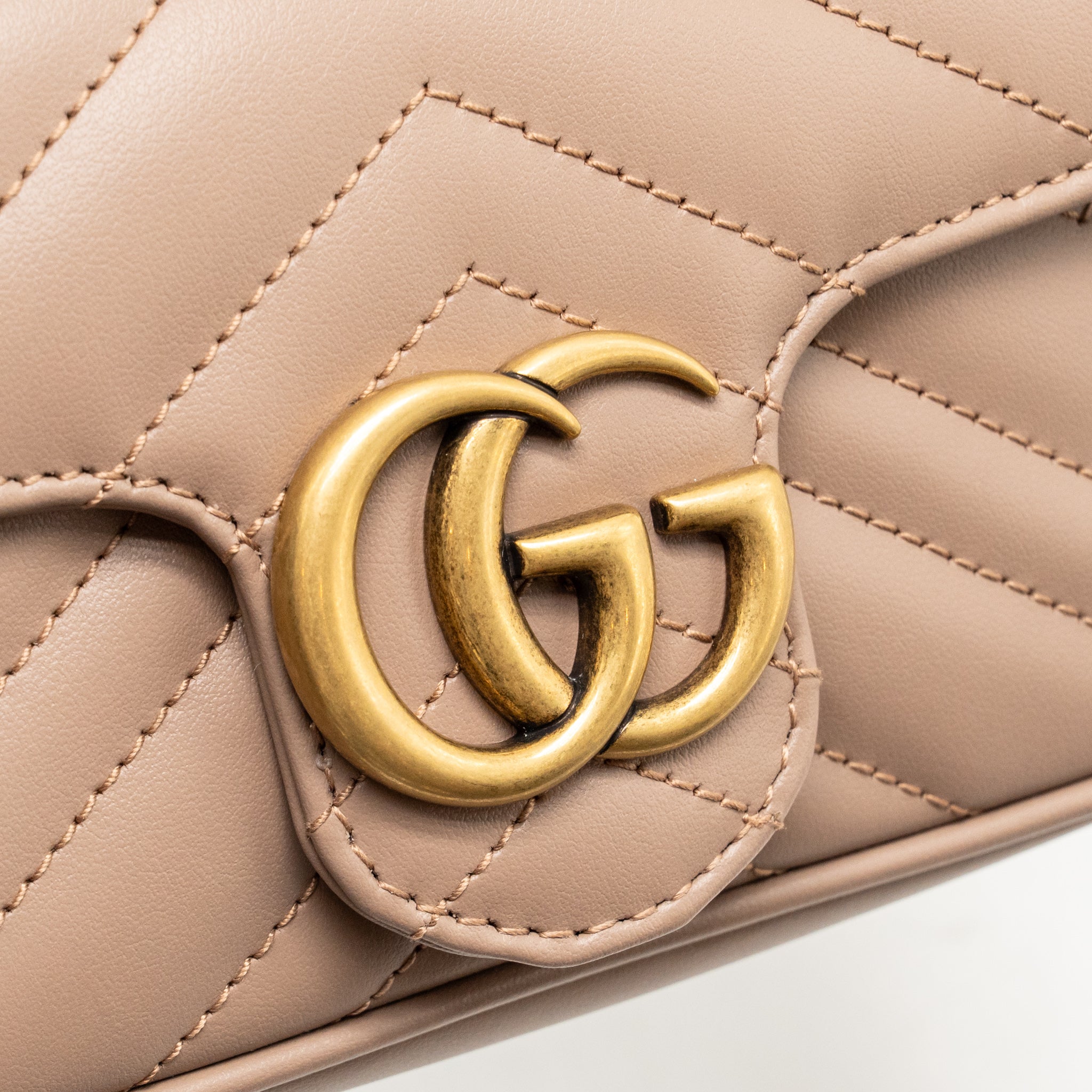 gucci-gg-marmont-mini-bag-chevron-leather-taupe-ghw
