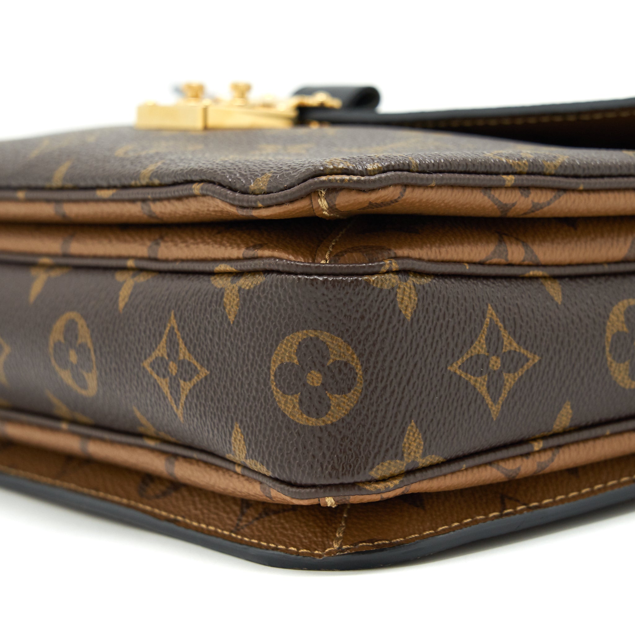 louis-vuitton-pochette-metis-monogram-canvas-2