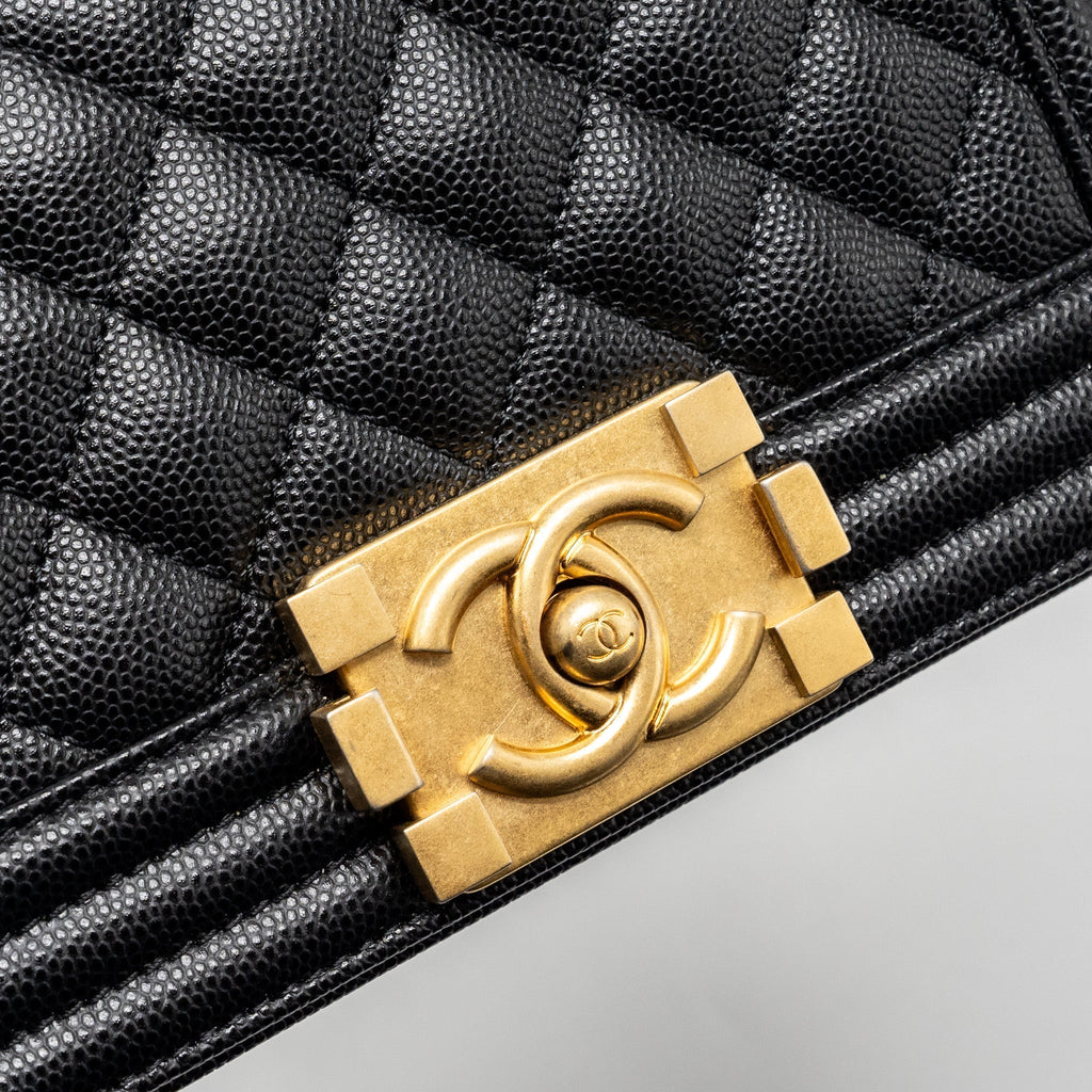 chanel-small-boy-bag-caviar-black-ghwmicrochip