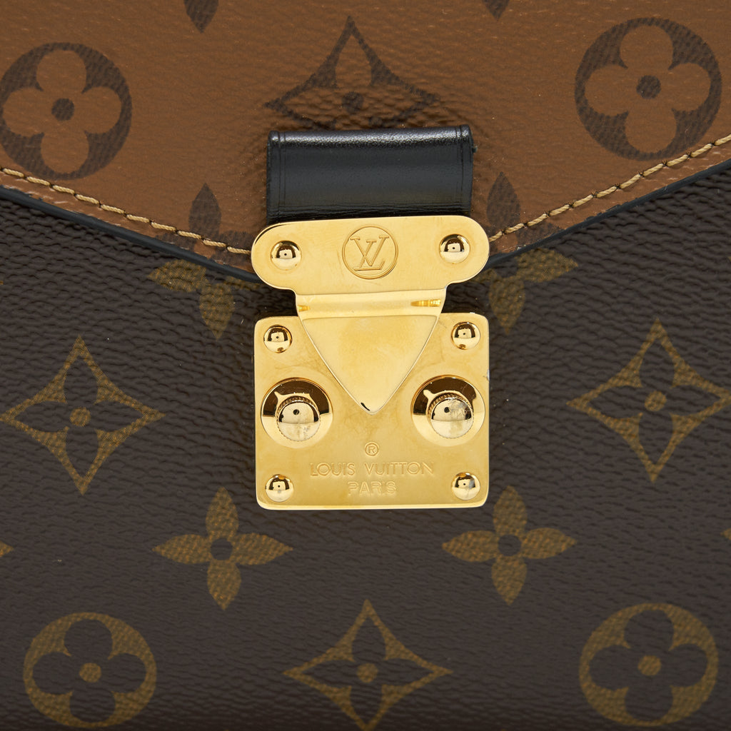 louis-vuitton-pochette-metis-monogram-canvas-2