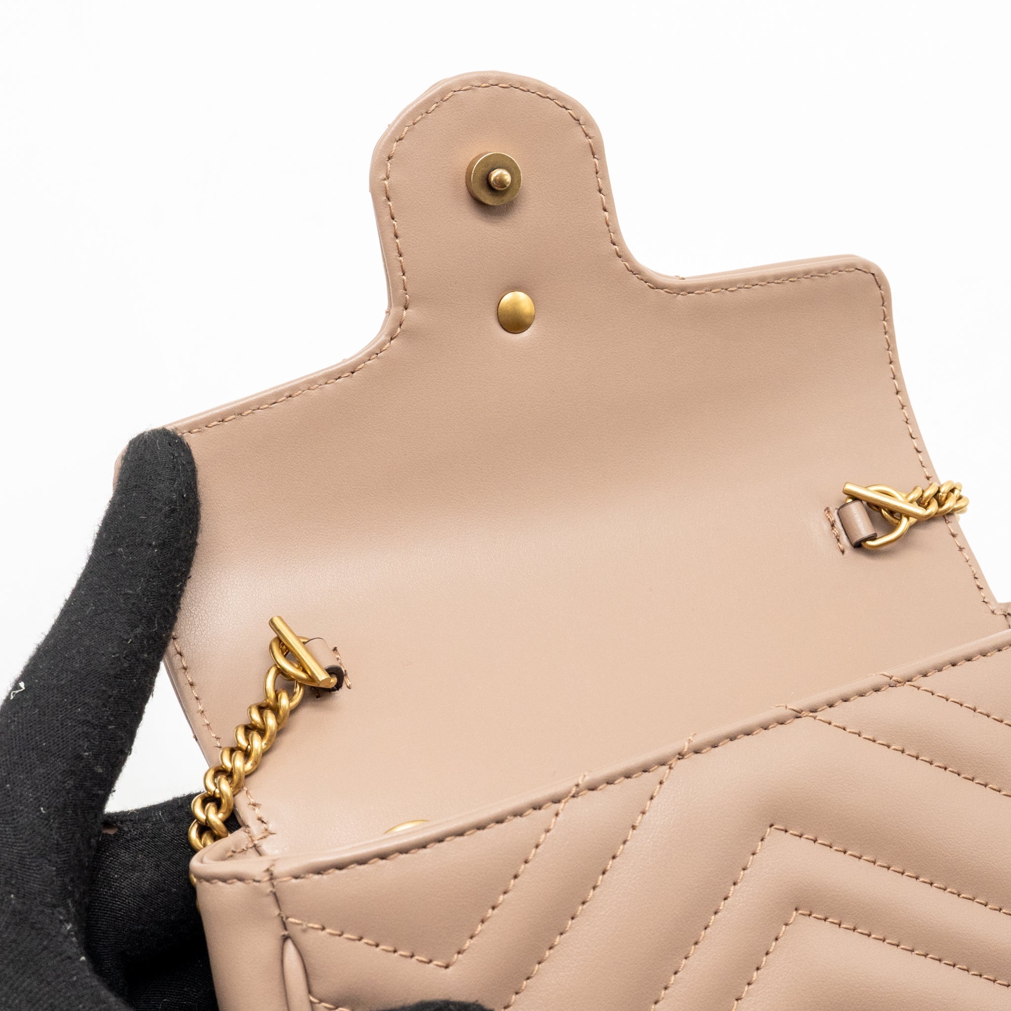 gucci-gg-marmont-mini-bag-chevron-leather-taupe-ghw