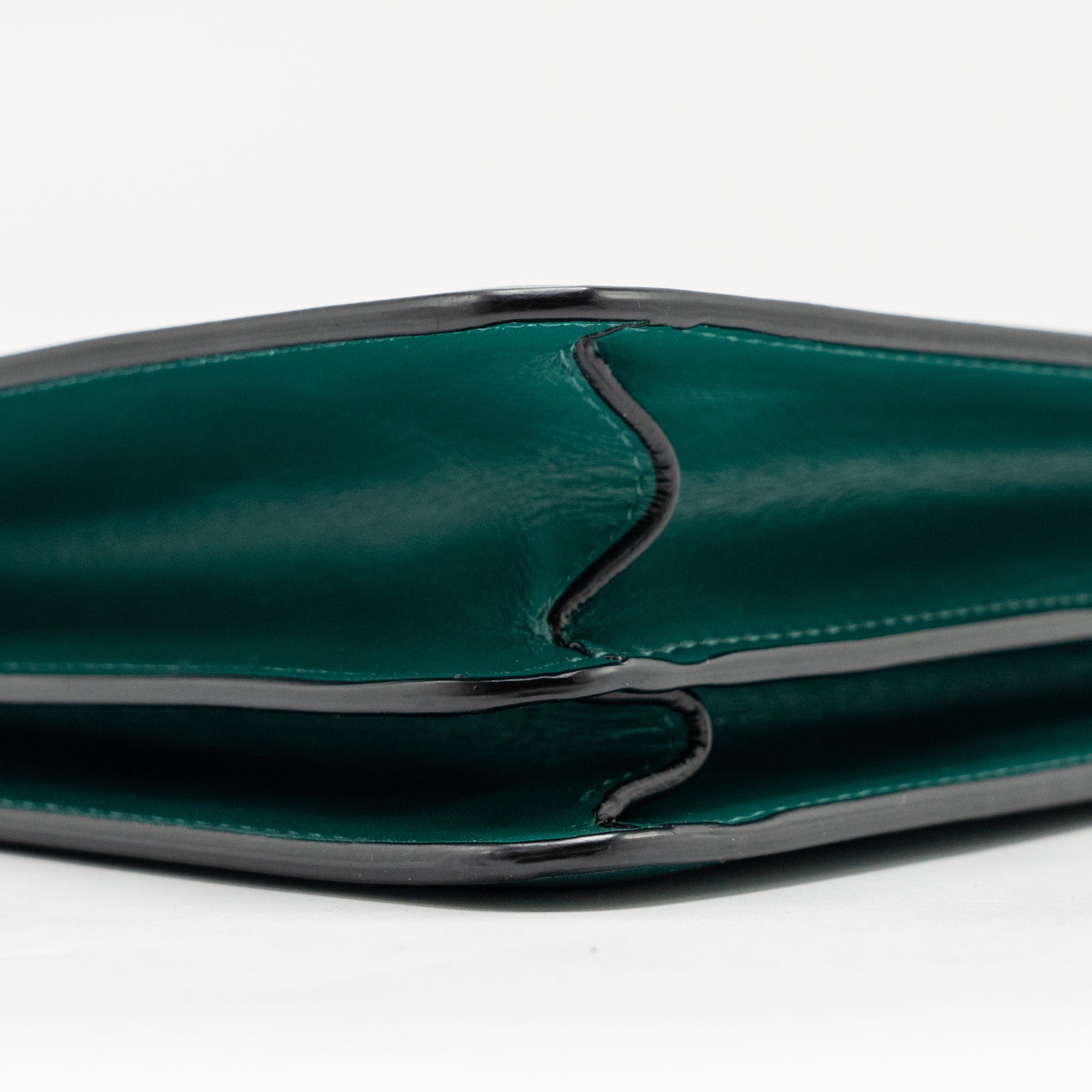 bvlgari-serpenti-forever-shoulder-bag-calfskin-green-lghw-2