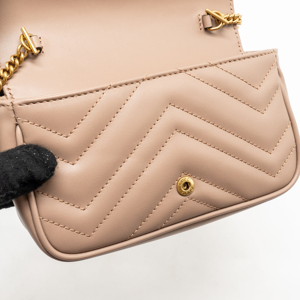 gucci-gg-marmont-mini-bag-chevron-leather-taupe-ghw