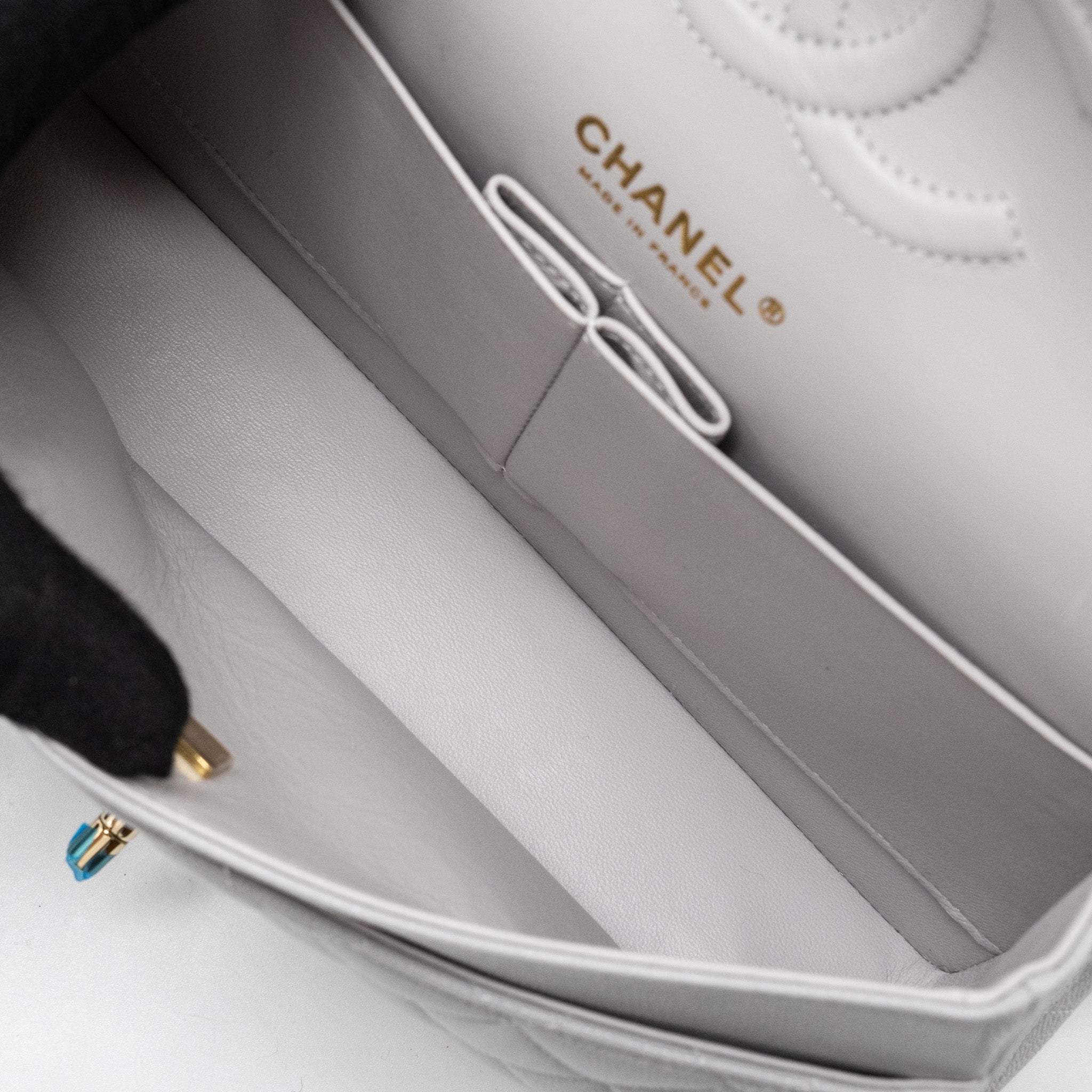 chanel-classic-medium-double-flap-bag-caviar-light-grey-lghw-microchip