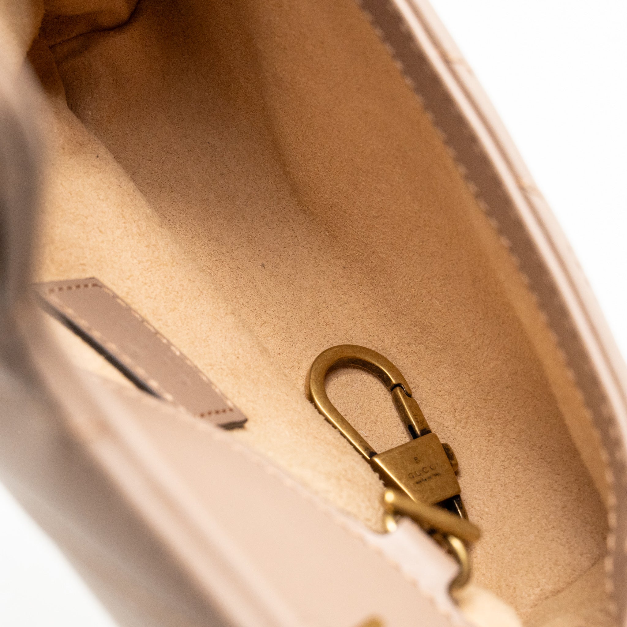 gucci-gg-marmont-mini-bag-chevron-leather-taupe-ghw