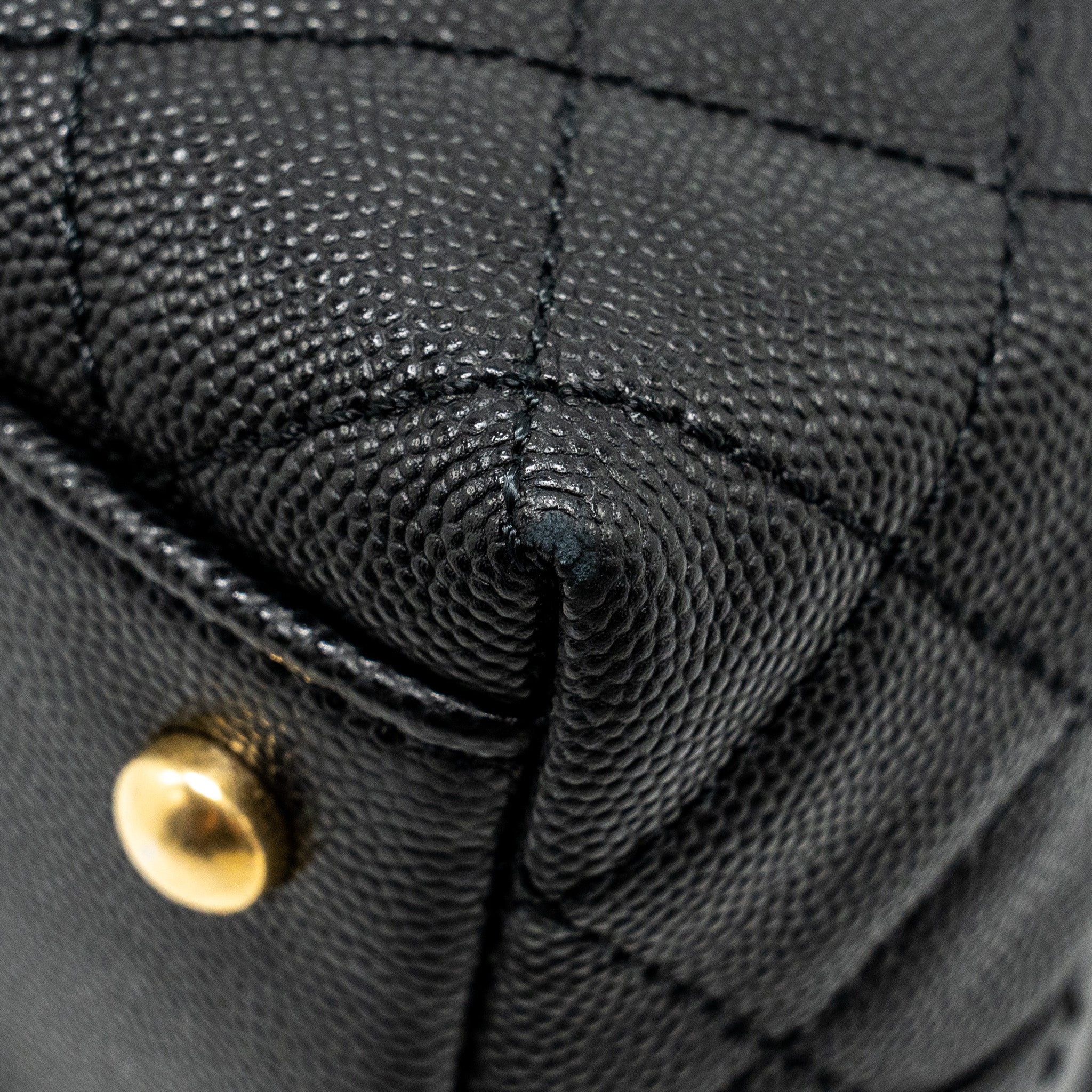 chanel-medium-coco-handle-limited-edition-caviar-black-ghw-microchip