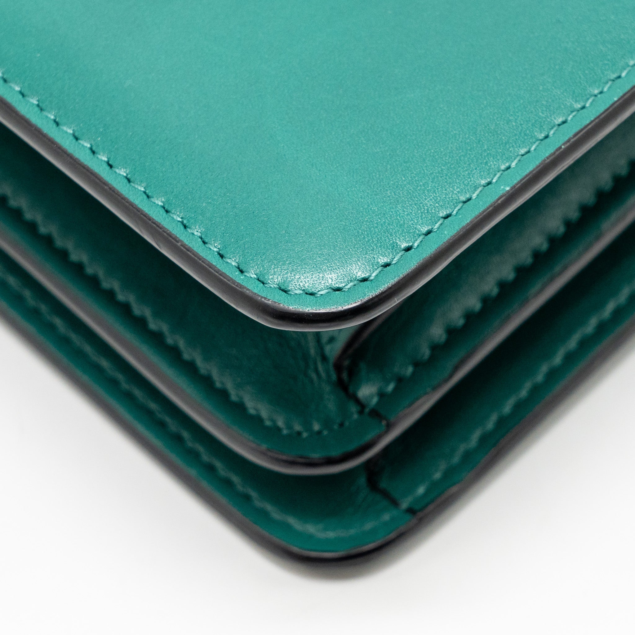 bvlgari-serpenti-forever-shoulder-bag-calfskin-green-lghw-2