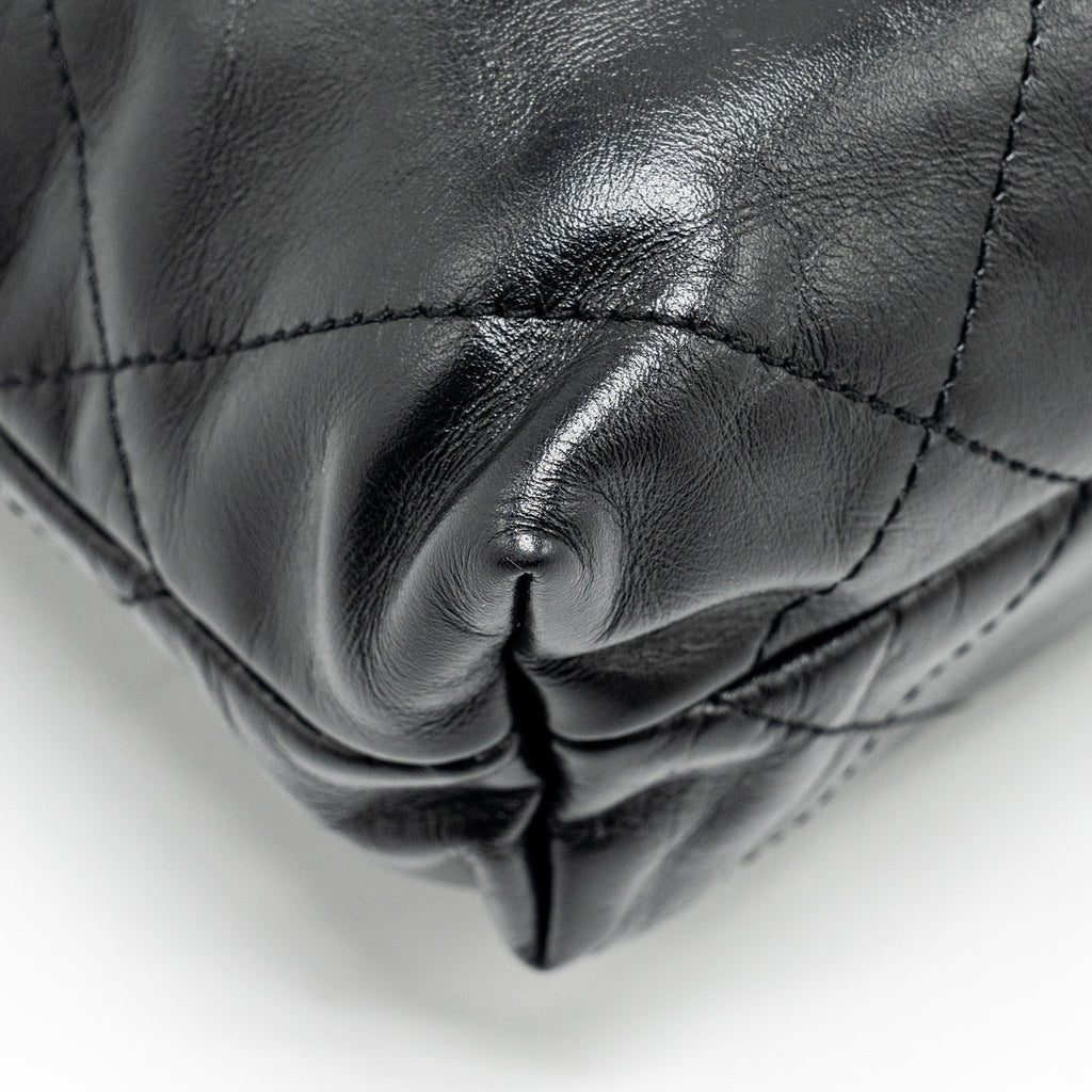 chanel-mini-22-bag-shiny-calfskin-black-ghwmicrochip-3