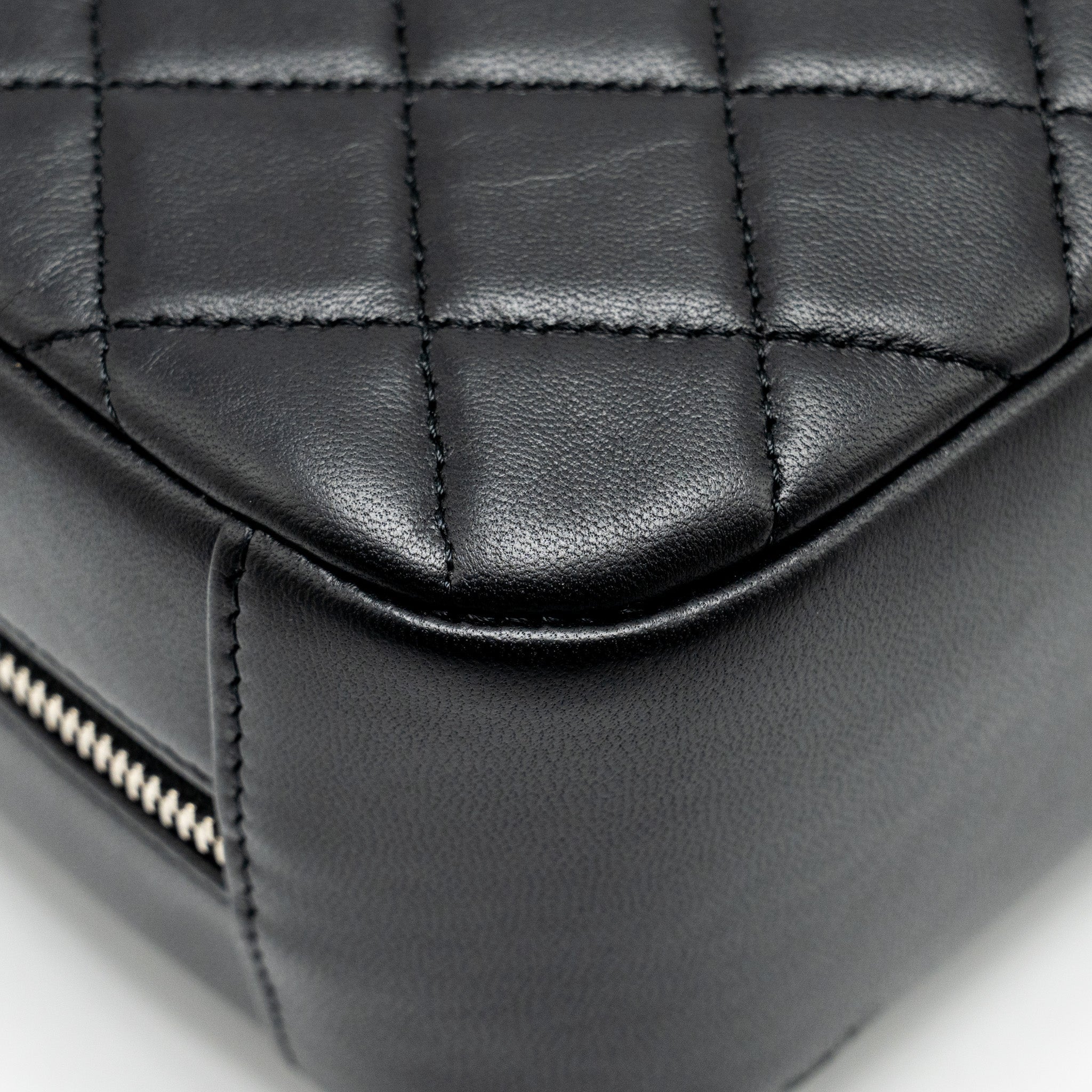 chanel-quilted-cosmetic-pouch-lambskin-black-shw