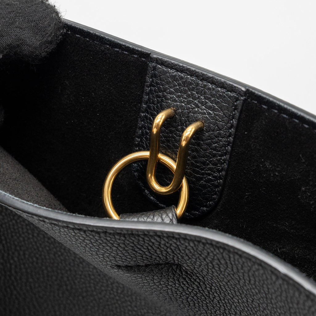 celine-sangle-bucket-bag-grained-calfskin-black-ghw-1