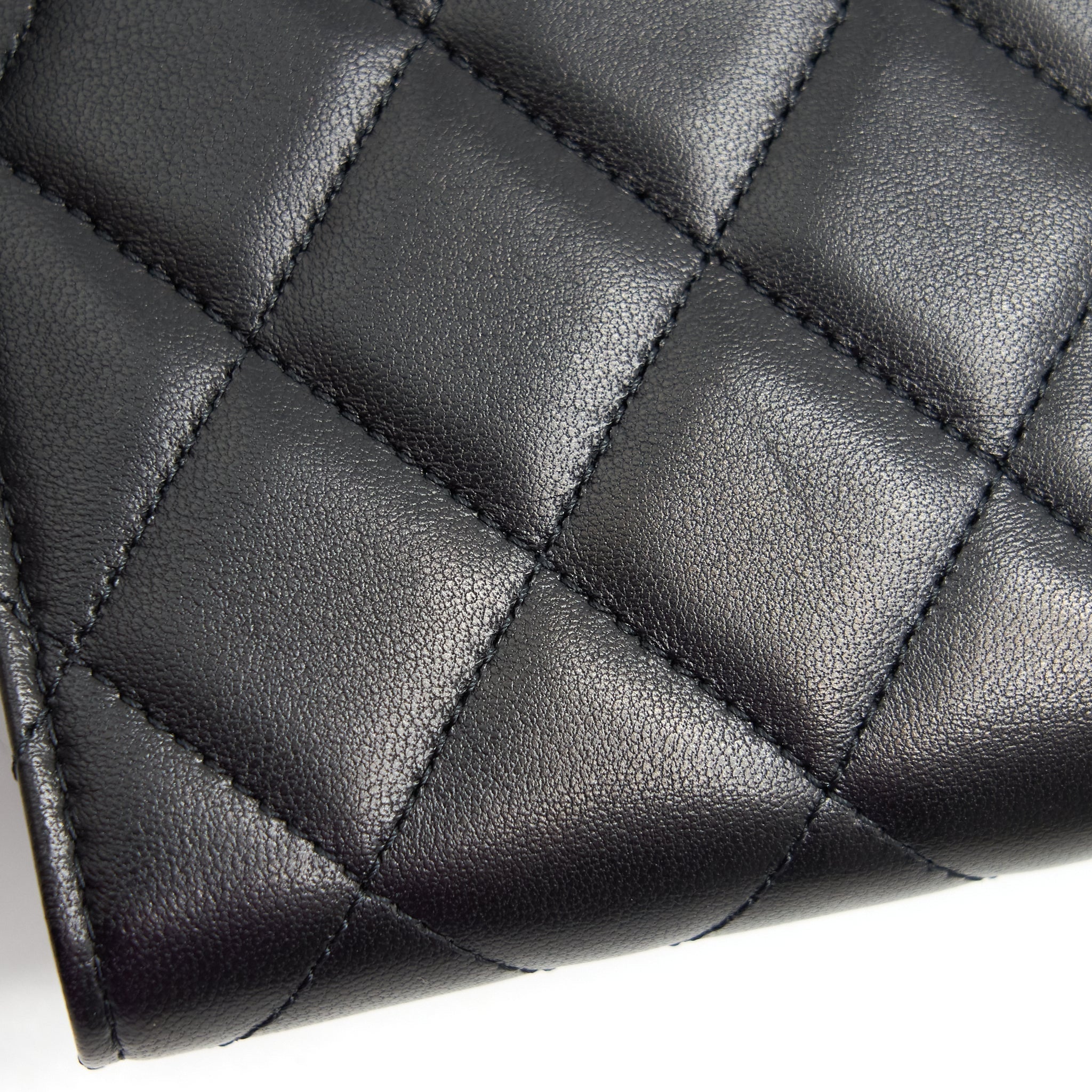 chanel-classic-flap-wallet-lambskin-black-shw