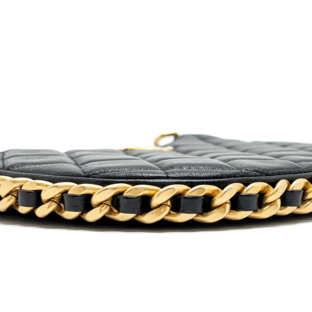 chanel-hobo-shoulder-bag-lambskin-black-ghwmicrochip