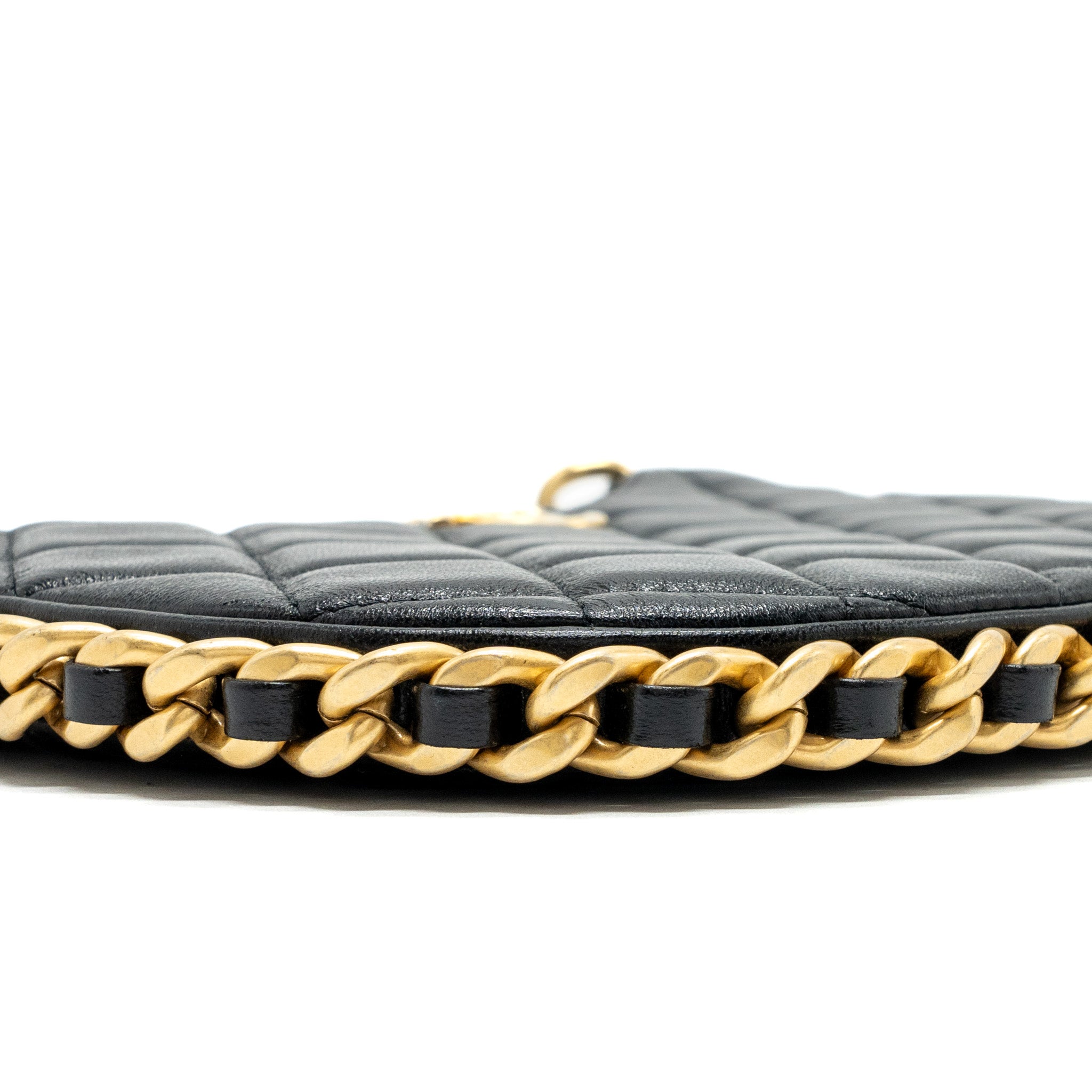 chanel-hobo-shoulder-bag-lambskin-black-ghwmicrochip