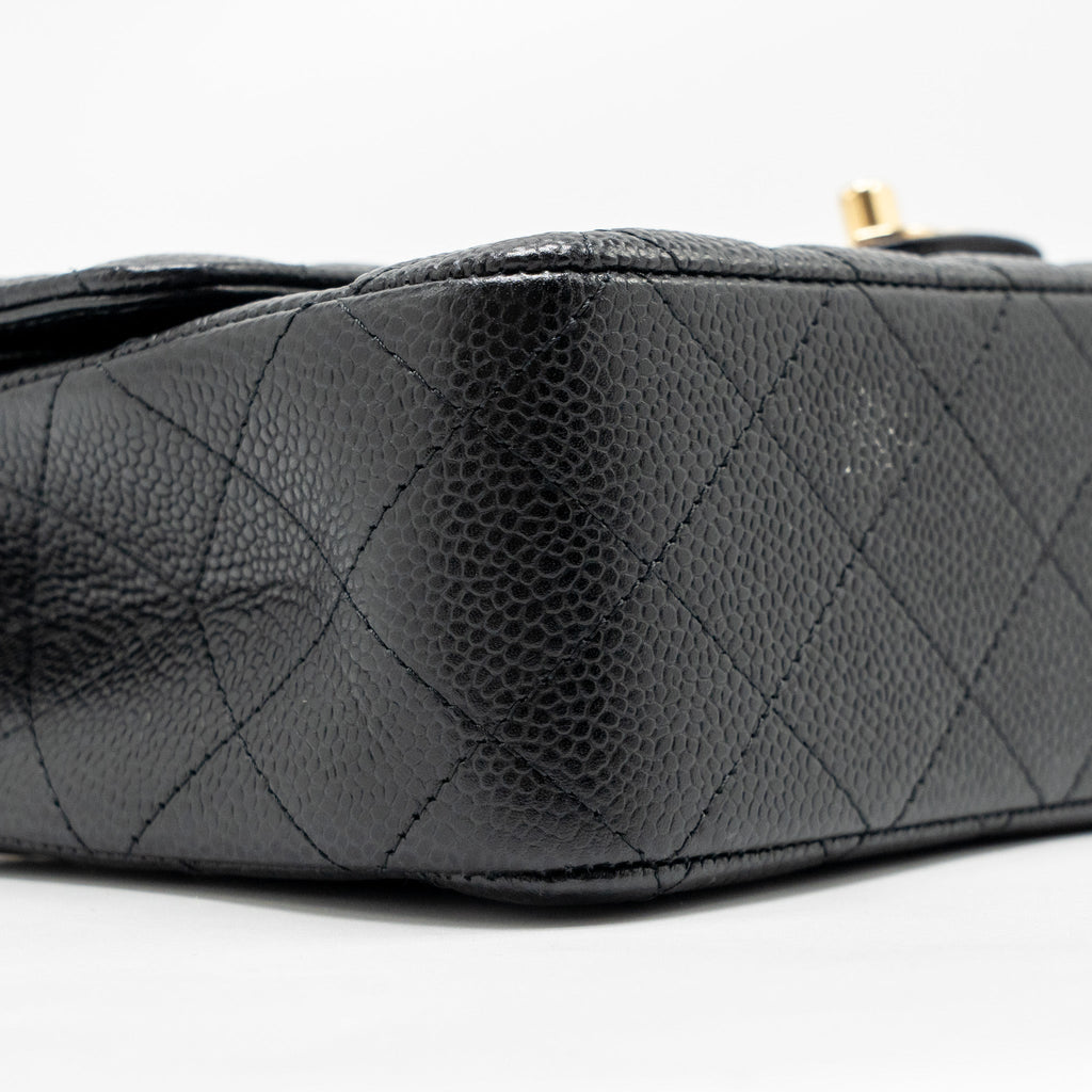 chanel-medium-classic-double-flap-bag-caviar-black-ghw-30