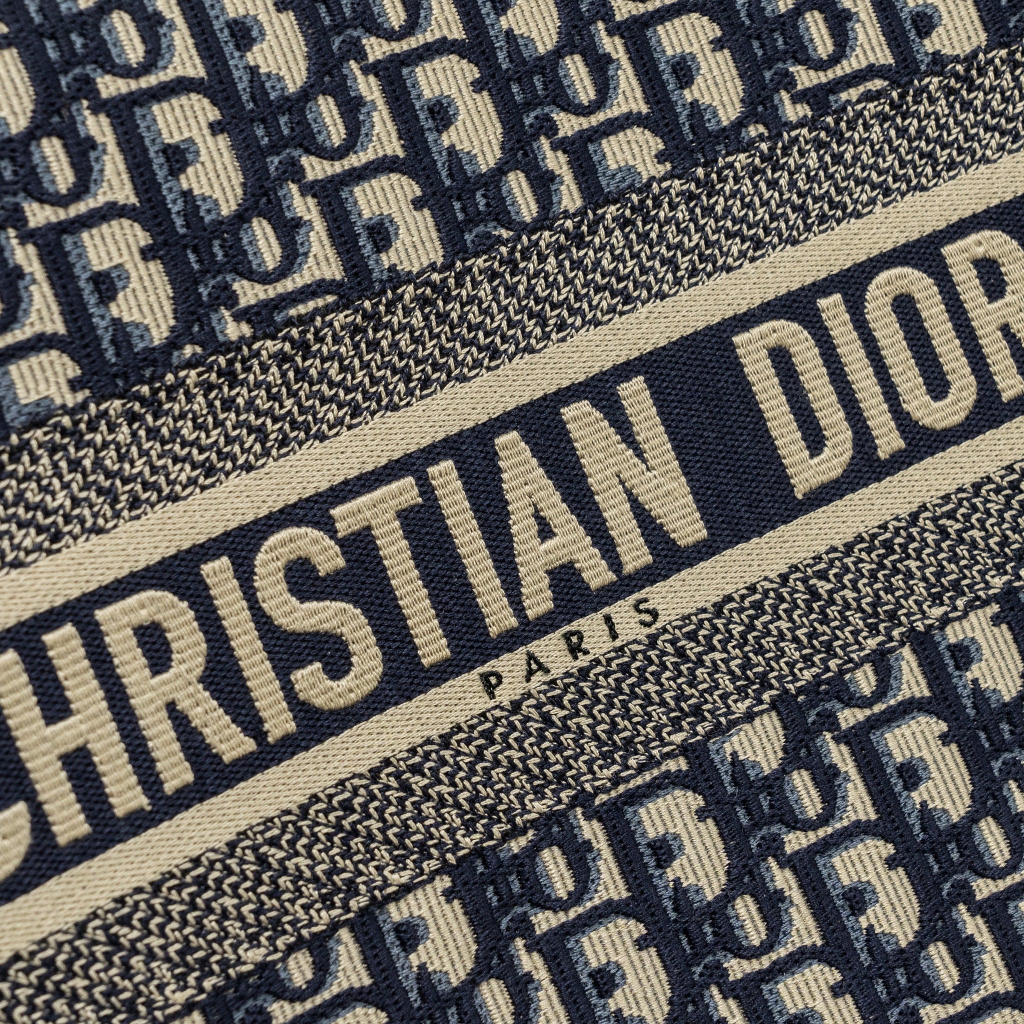 dior-large-book-tote-blue-dior-oblique-embroidery